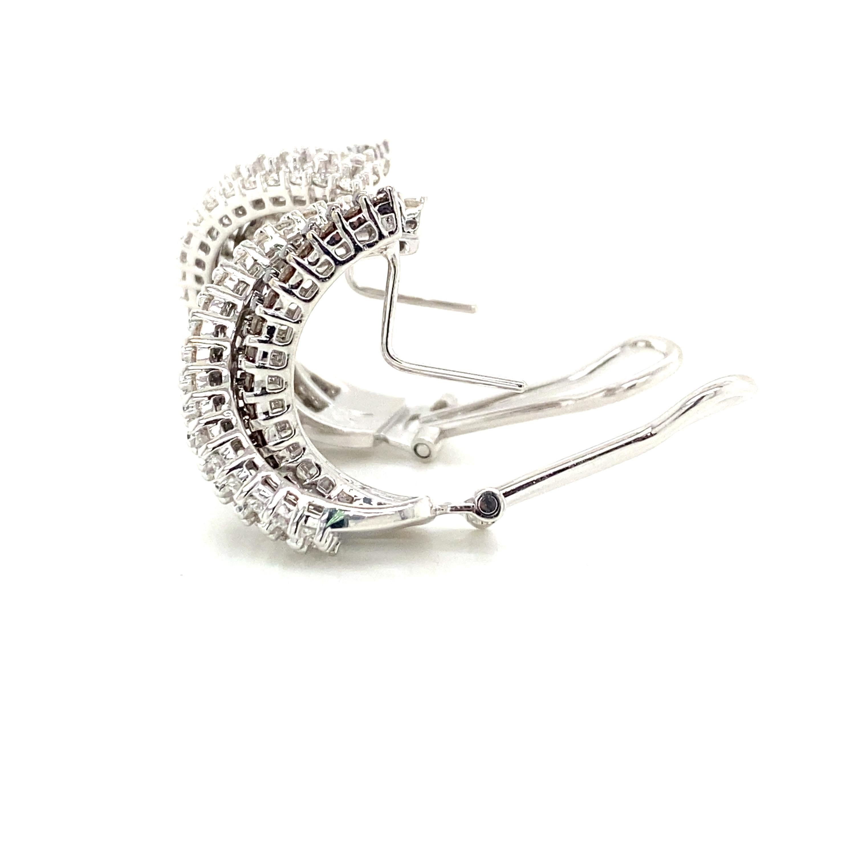 Leo Pizzo Chocolate and White Diamond Twist 18k White Gold Earring In Good Condition For Sale In Boca Raton, FL