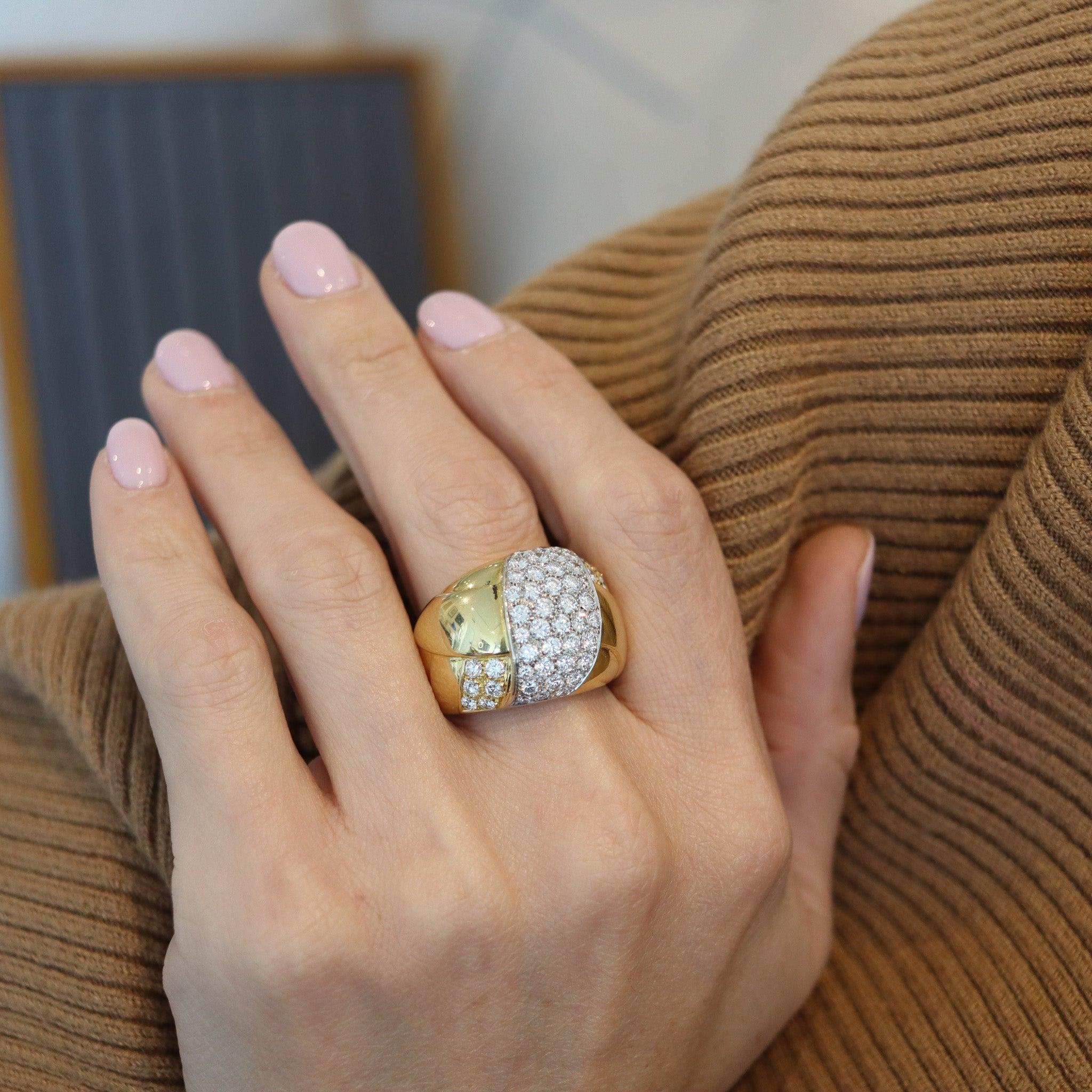 LEO PIZZO Anillo de cóctel Milano de oro amarillo de 18 quilates con diamantes de 3,36 quilates en venta 1