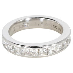 Eternity-Ring aus 14 Karat Weißgold mit Diamanten im Brillantschliff von Prinzessin Leo