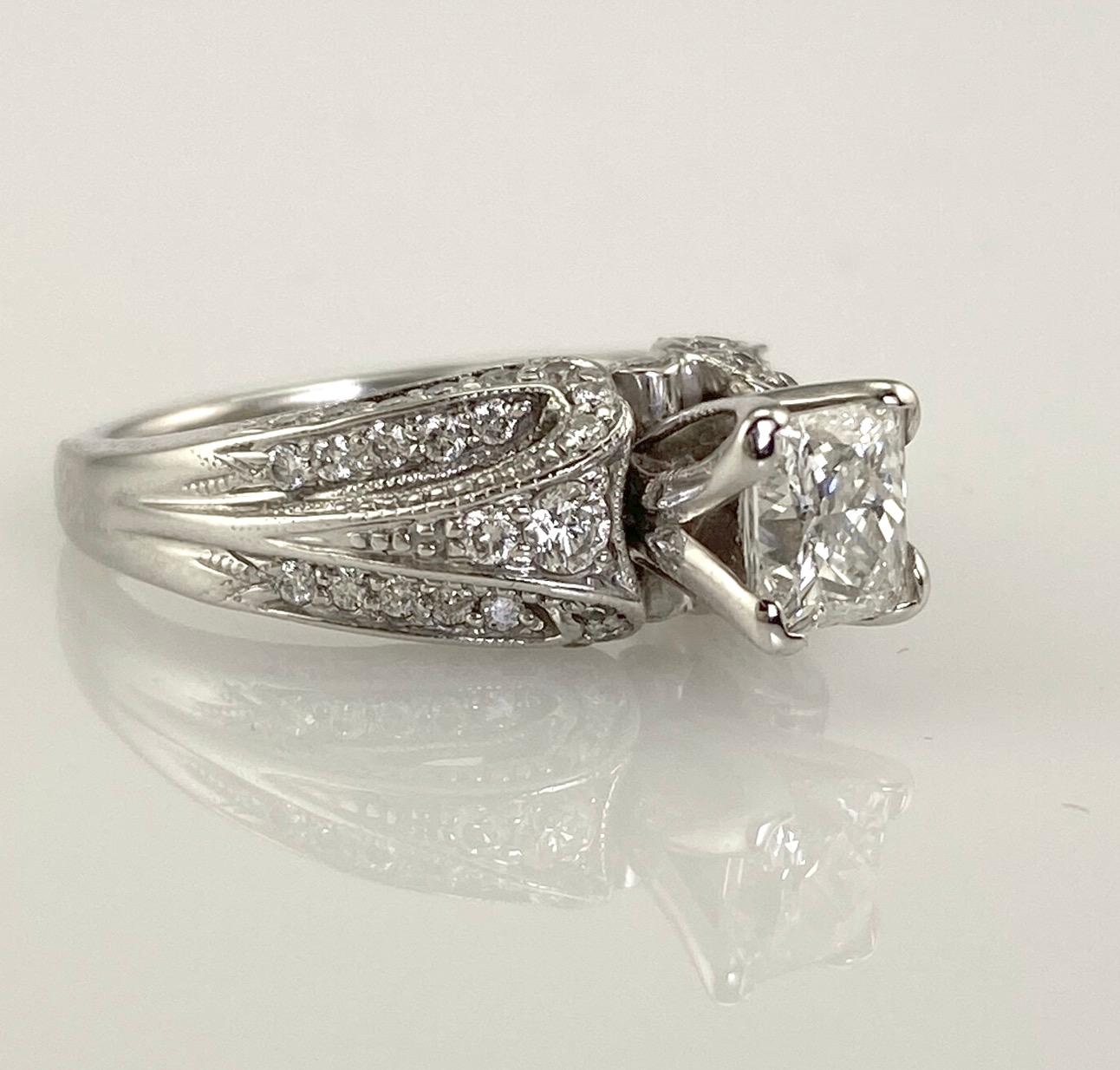 Leo Princess Cut Center Ring in Round Diamond Mounting 1.54 Carat 18 Karat For Sale 1