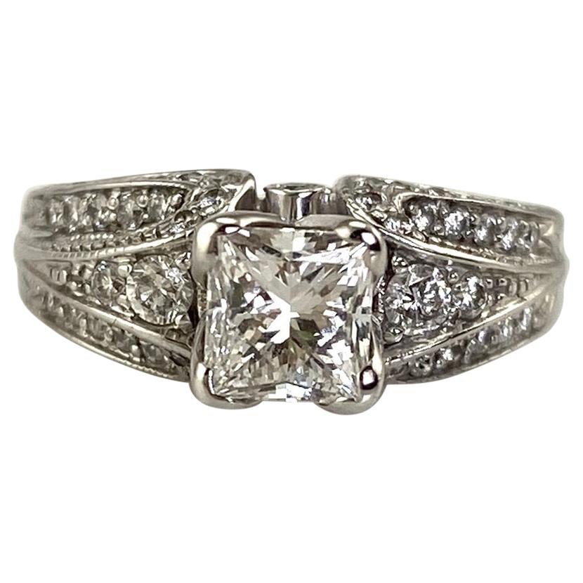 Leo Princess Cut Center Ring in Round Diamond Mounting 1.54 Carat 18 Karat For Sale