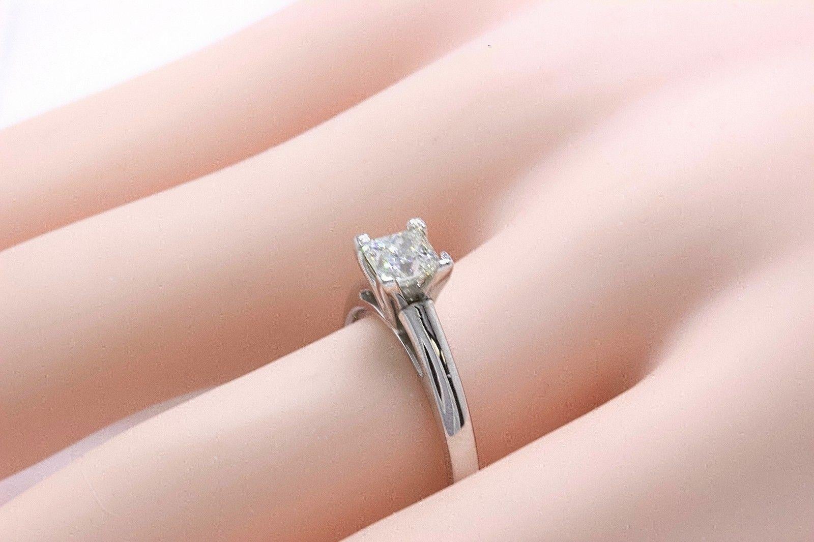 Verlobungsring mit Diamant im Prinzessinnenschliff 0,83 Karat I SI1 14k Weißgold im Angebot 6