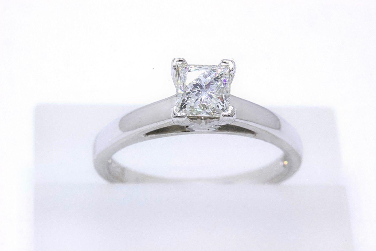 Leo Bague de fiançailles solitaire en or blanc 14 carats avec diamant taille princesse 0,83 carat I SI1 Pour femmes en vente