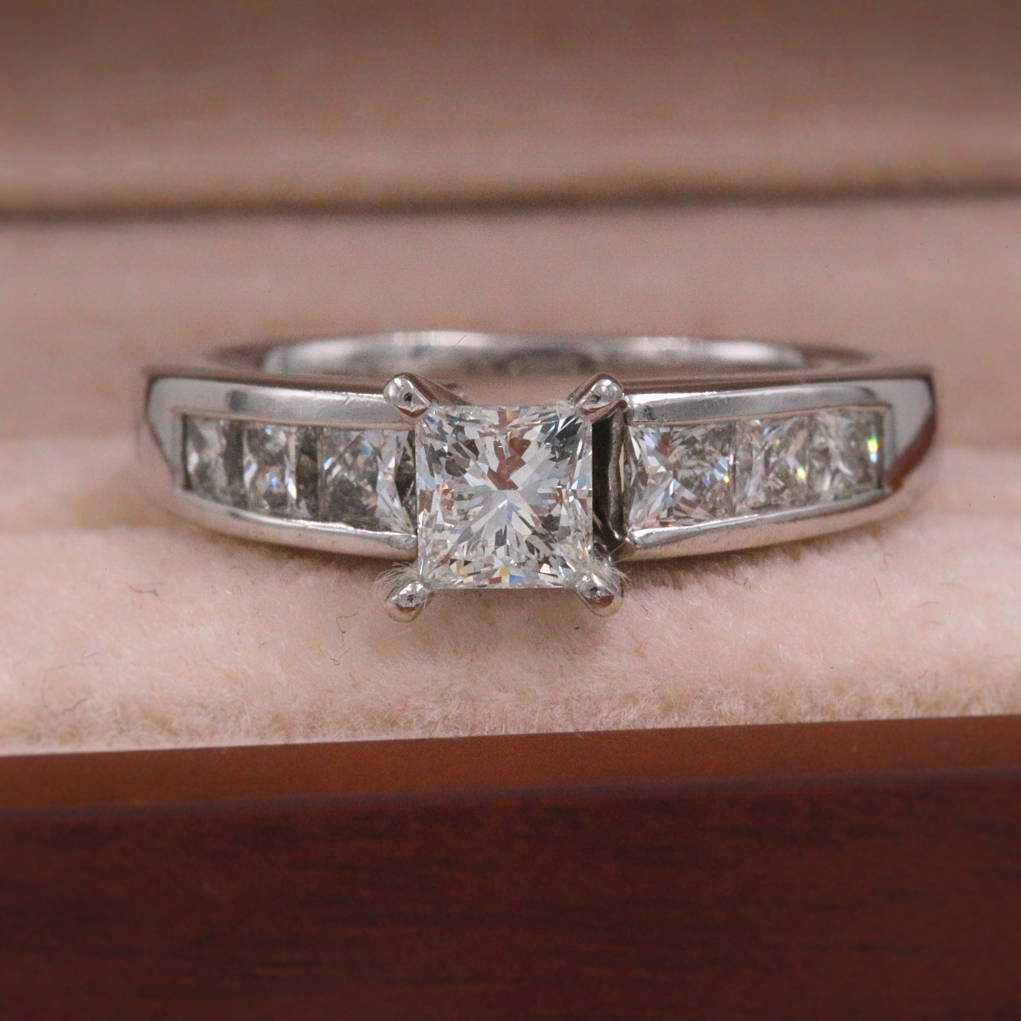 Leo Princess Diamond Engagement Ring 1.55 Carat 14 Karat White Gold Damen