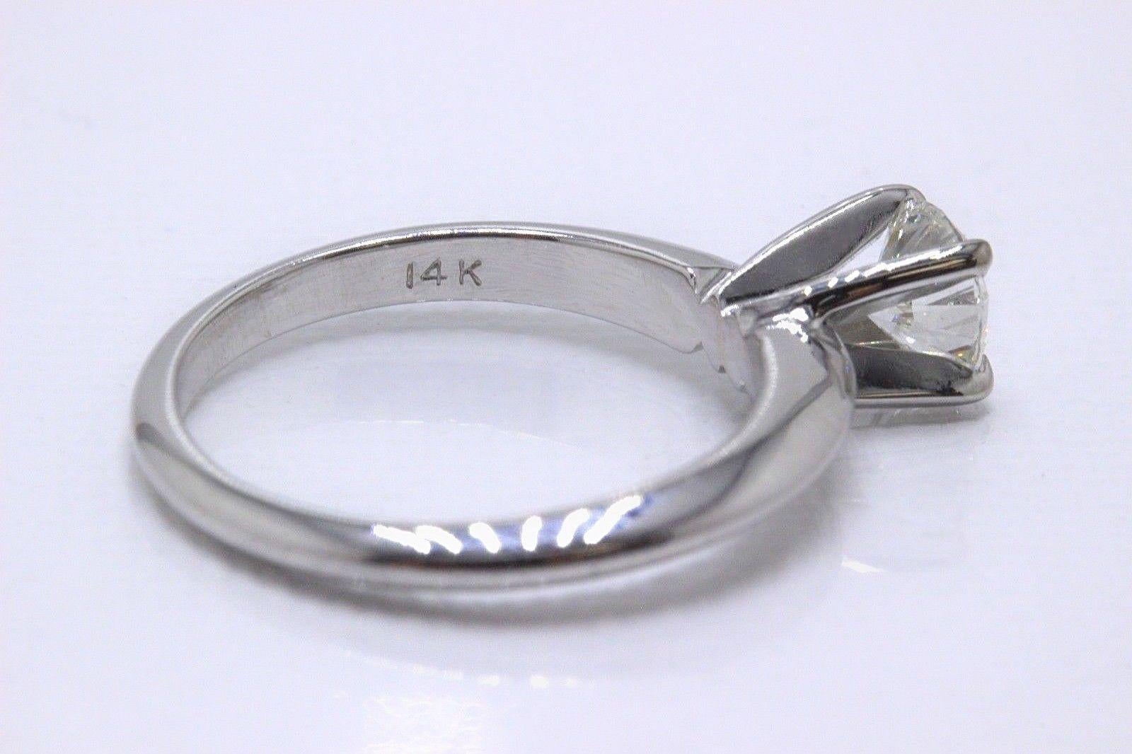 leo diamond ring
