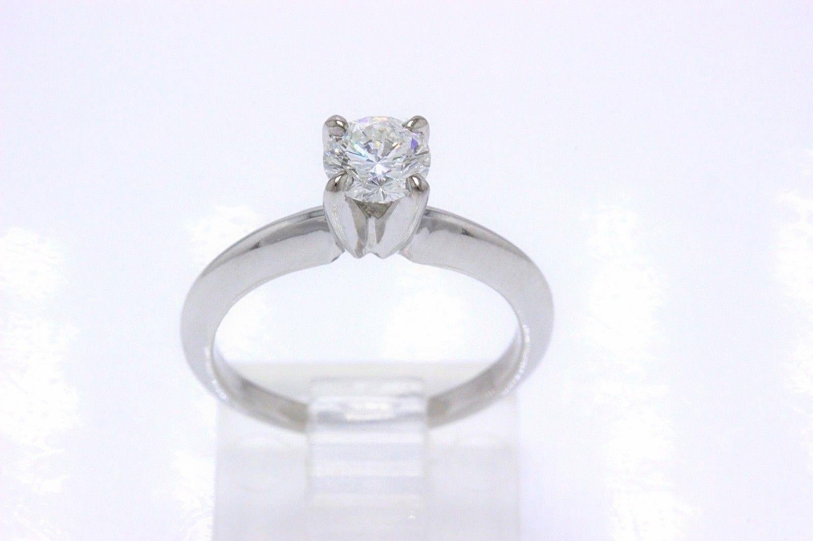 Leo Round Brilliant Diamond Engagement Ring 0.51 CTS I SI1 14K White Gold Papers In Excellent Condition For Sale In San Diego, CA