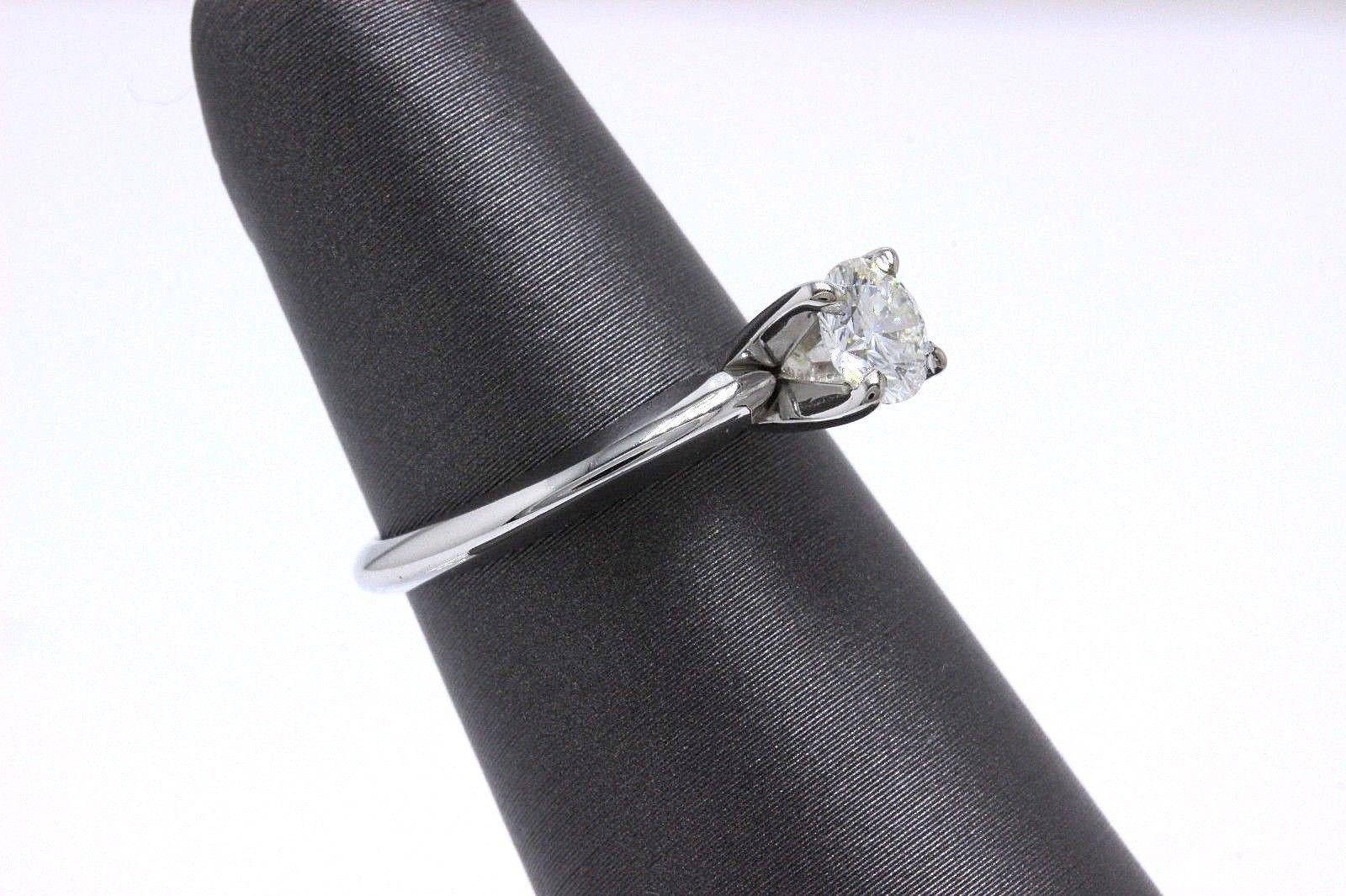 Leo Round Brilliant Diamond Engagement Ring 0.51 CTS I SI1 14K White Gold Papers For Sale 1