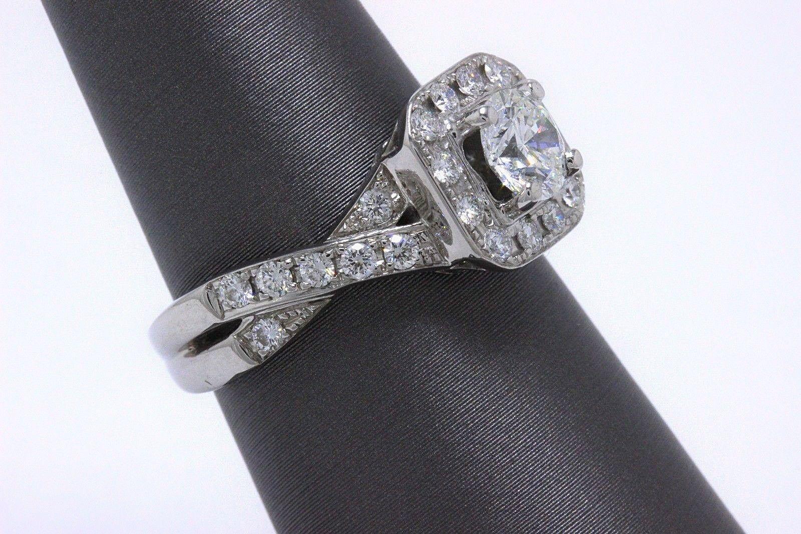 Leo Round Diamond Engagement Ring Halo Twist 1.23 Carat in 14 Karat White Gold In Excellent Condition For Sale In San Diego, CA