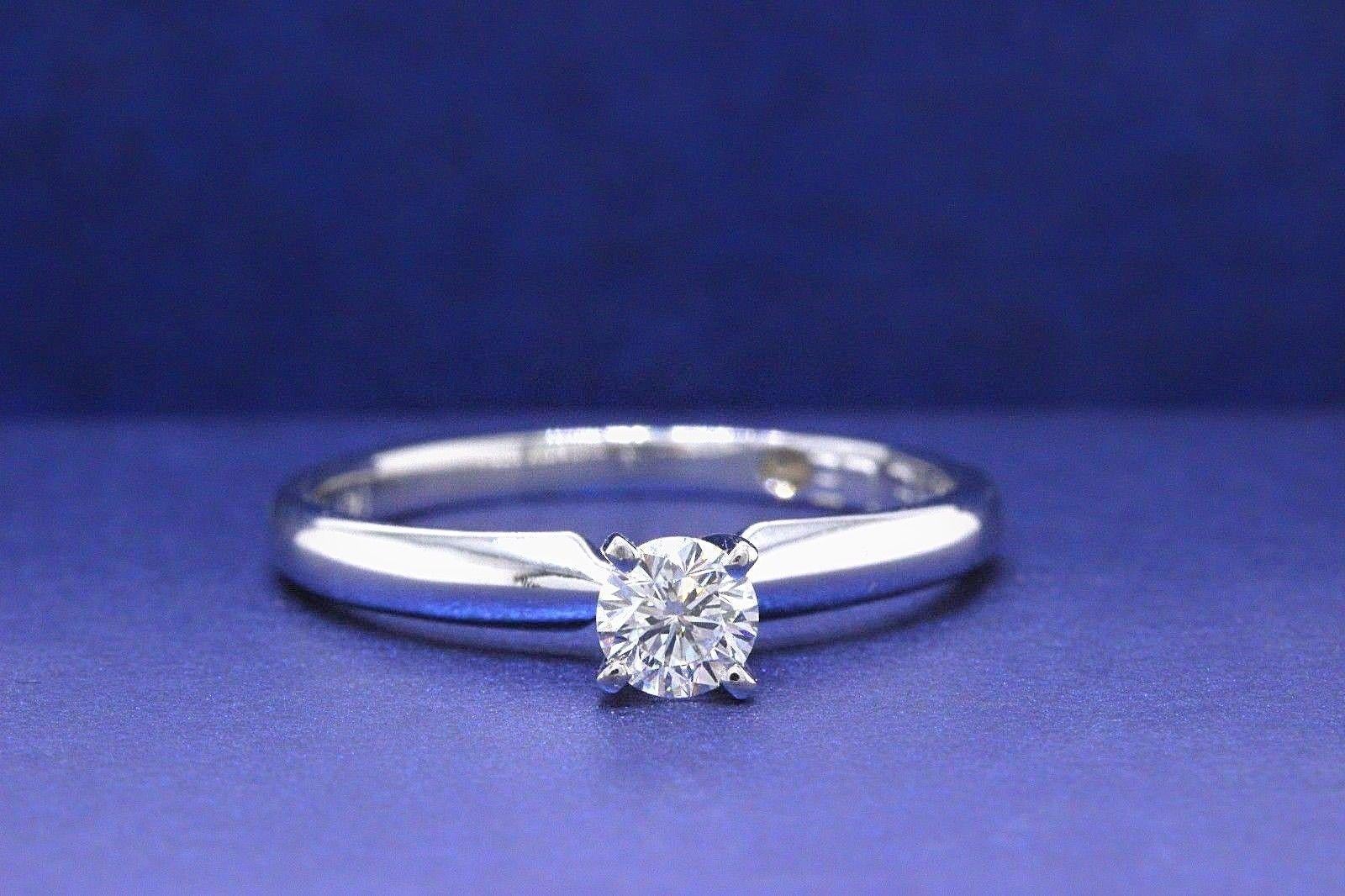 Leo Bague de fiançailles solitaire en or 14 carats avec diamants ronds de 0,30 carat I VVS2 Pour femmes en vente