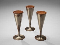 Leo Thafvelin pour Johanson Design - Ensemble de trois tabourets de bar en acier patiné