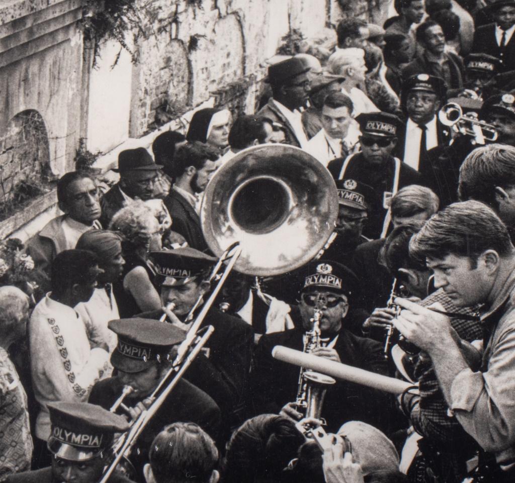 Leo Touchet „New Orleans Jazz Funeral“ Fotografie (Sonstiges) im Angebot