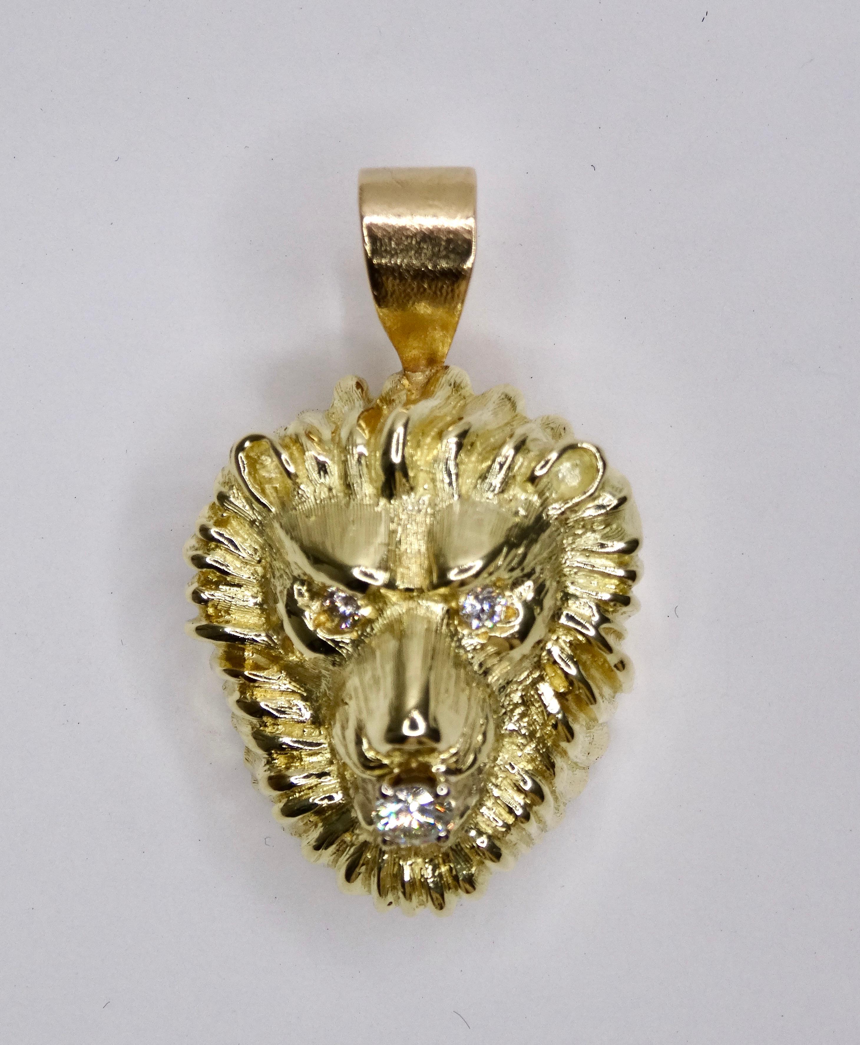 What do you think of when you think of a Lion? It may be majesty, courage, strength, protection, family, wisdom. Wear this necklace enhacer with the hopes to emulate some characteristics of a lion and take your day by storm. This pendant is