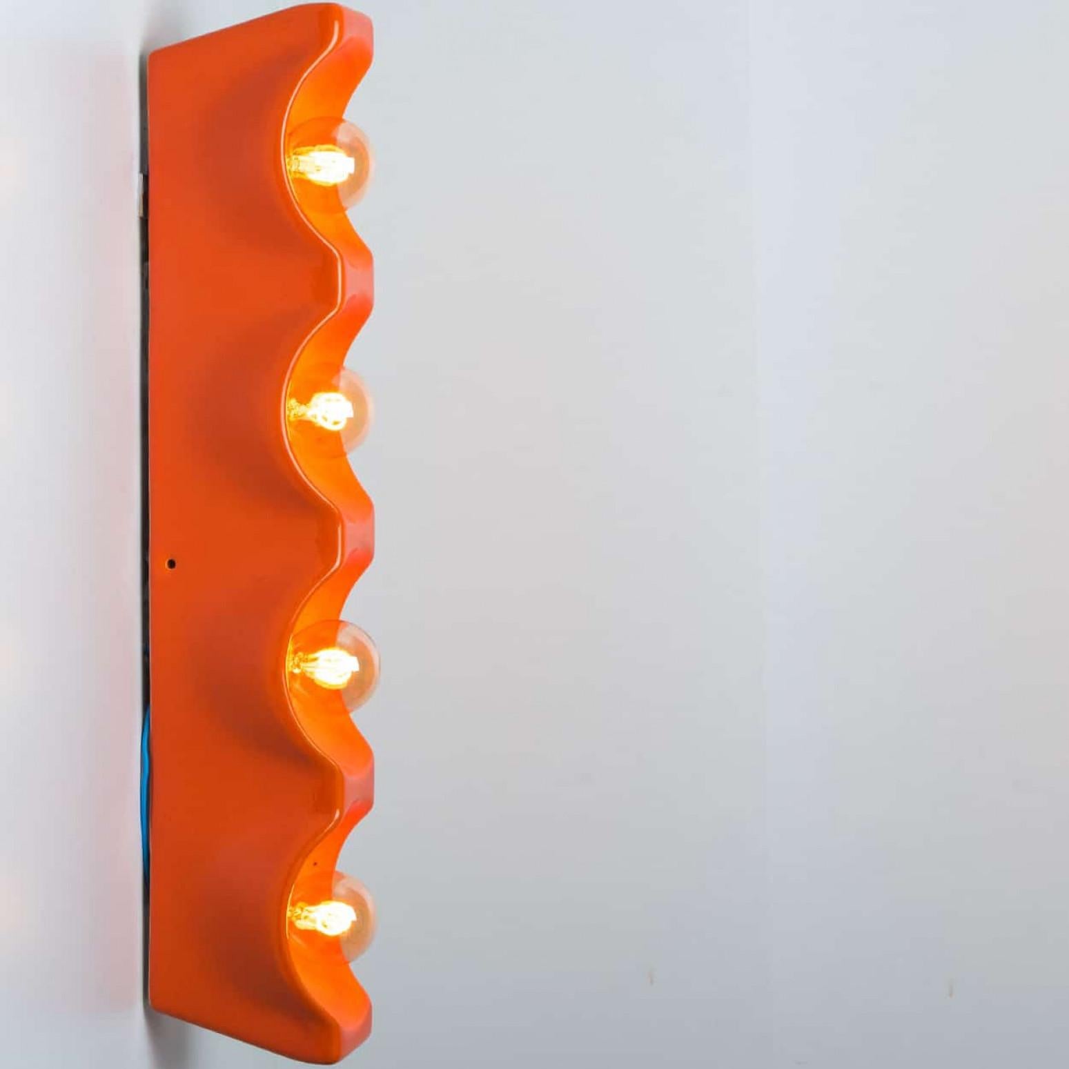 Leola Ceramic OrangeTraffic Wall Light, 1960s In Good Condition For Sale In Rijssen, NL