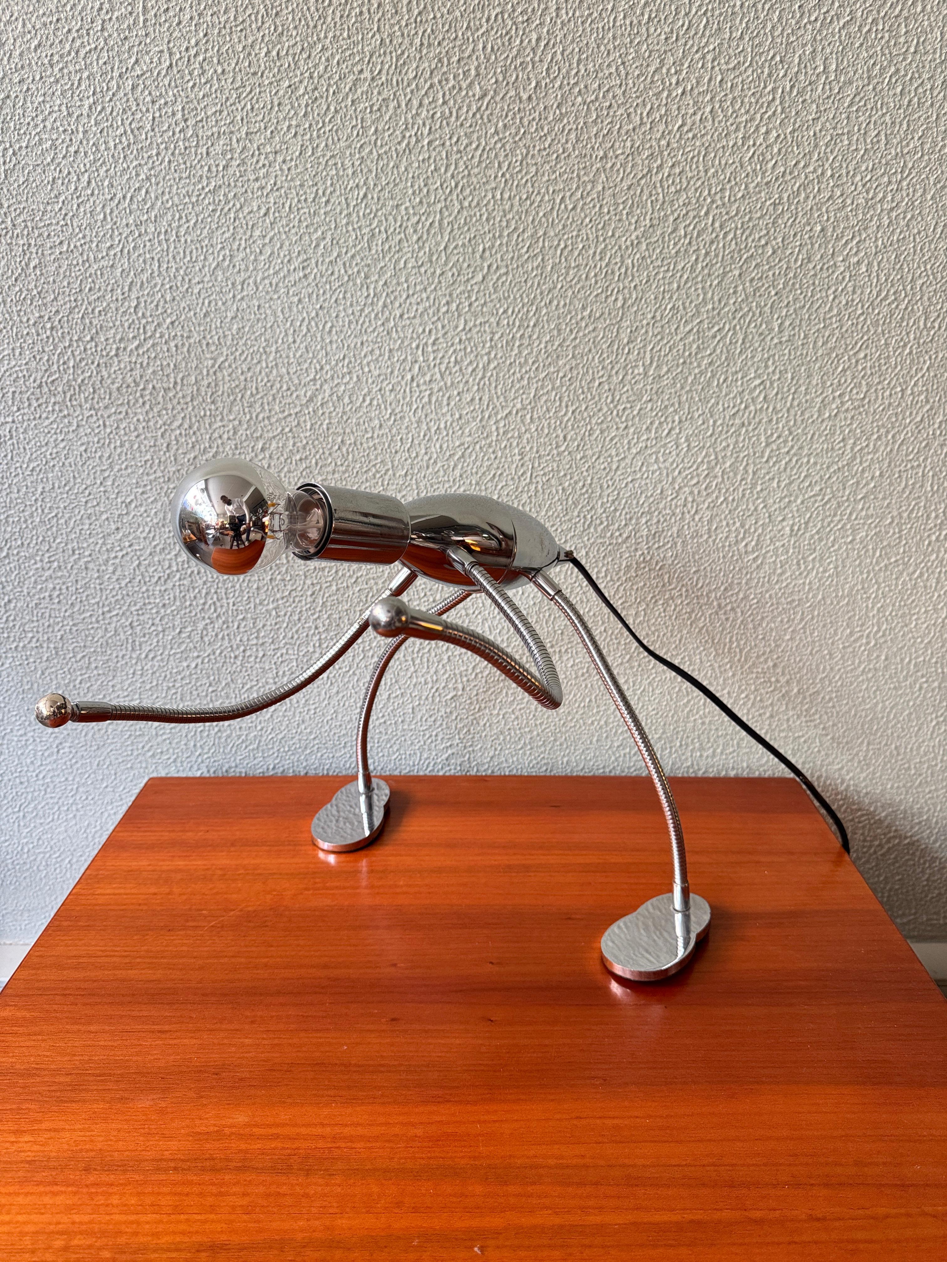 Leola Space Age Chrome Metal Sculptural Table Lamp Vintage Design 1980s Art Lamp en venta 4