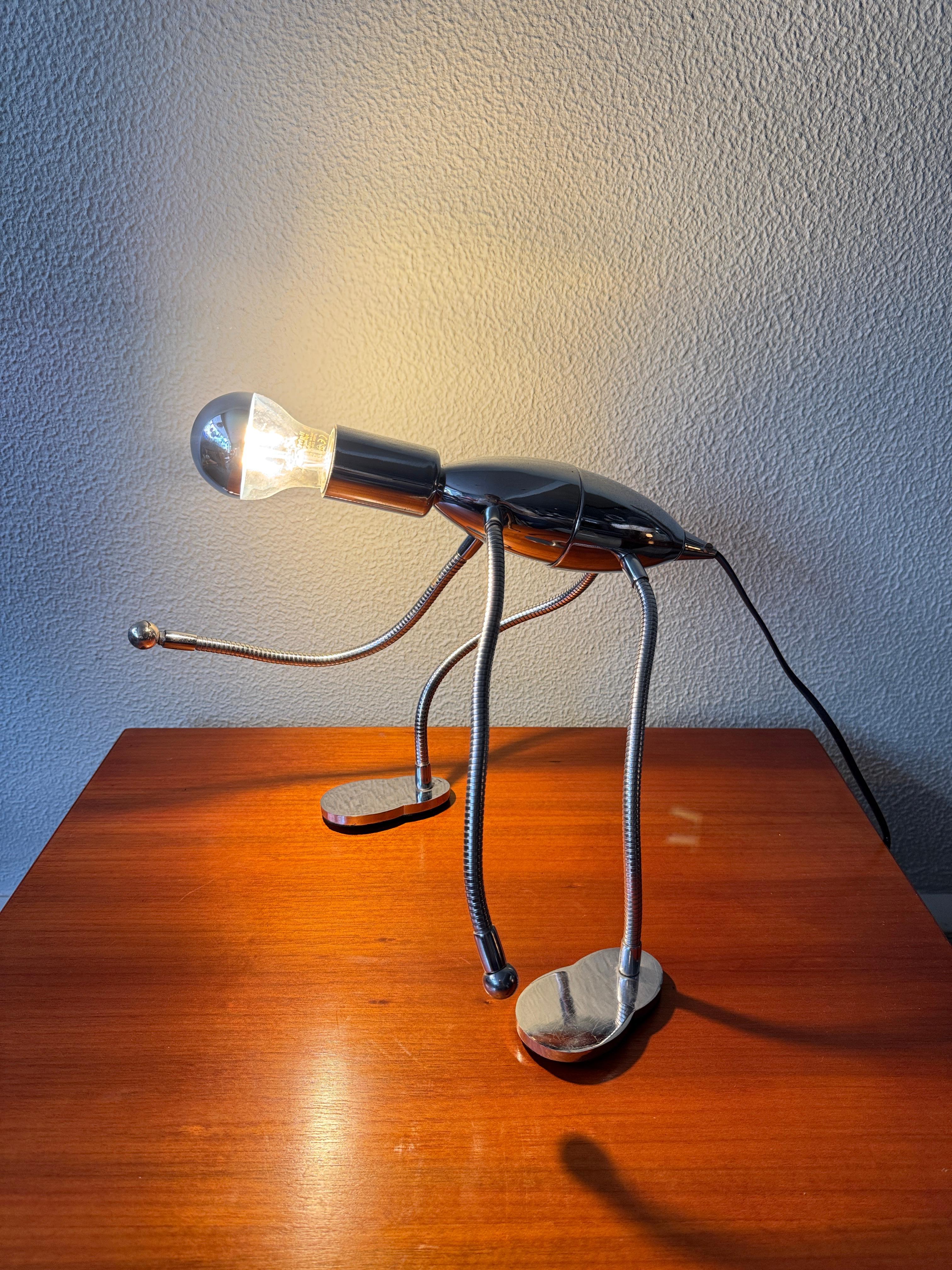 Leola Space Age Chrome Metal Sculptural Table Lamp Vintage Design 1980s Art Lamp en venta 6