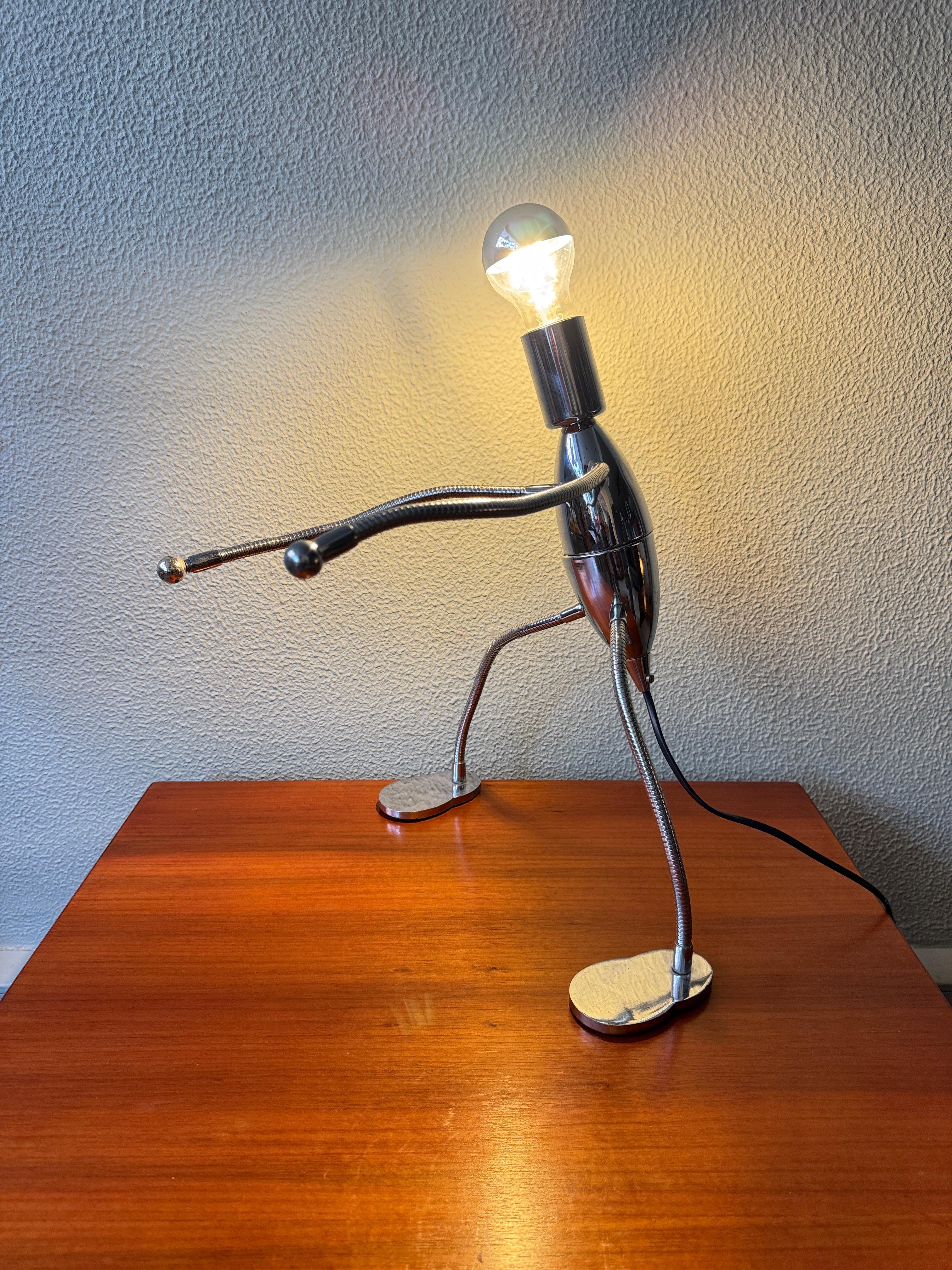 Leola Space Age Chrome Metal Sculptural Table Lamp Vintage Design 1980s Art Lamp Alemán en venta