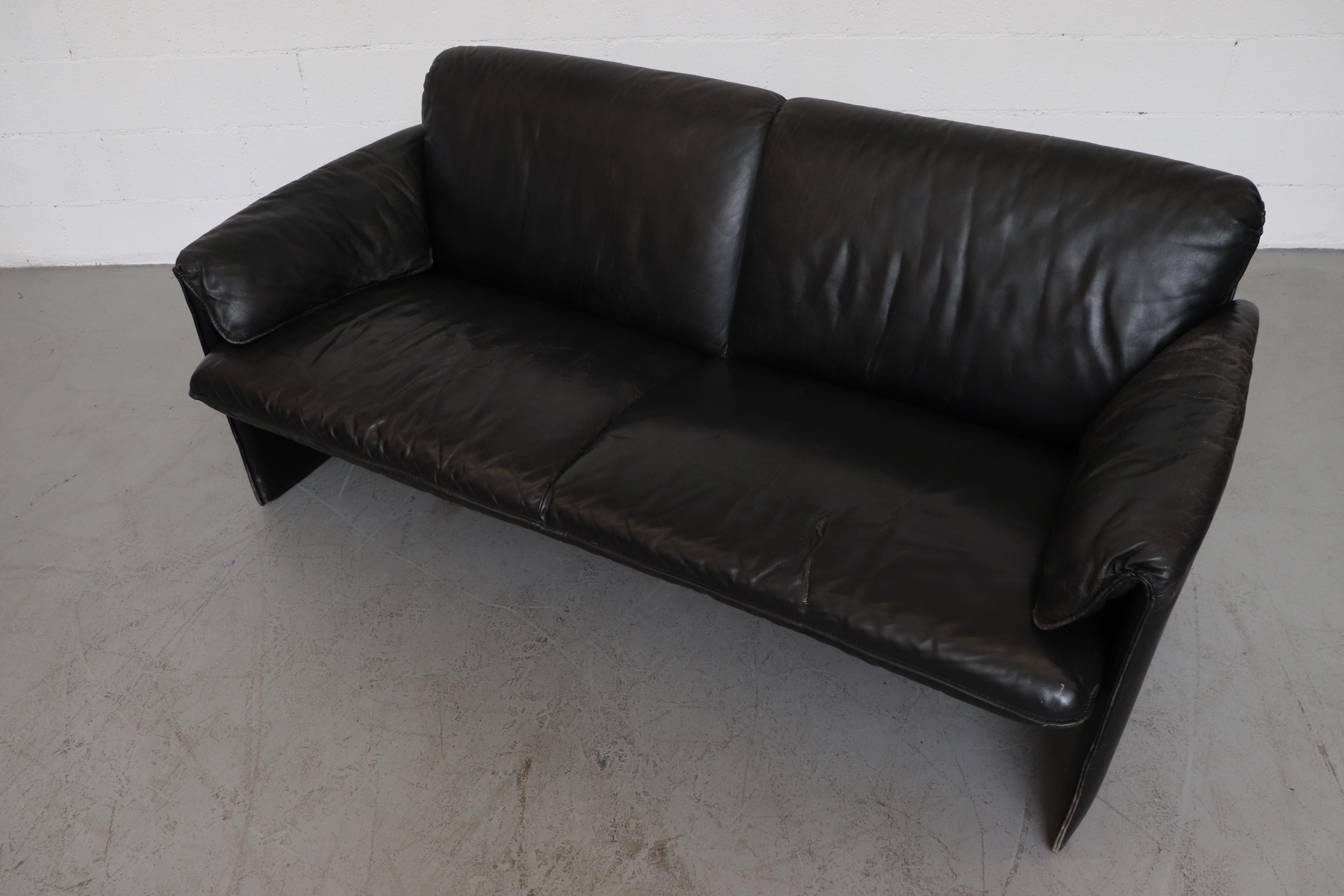 Leolux 'Bora Bora' Black Leather Loveseat In Good Condition In Los Angeles, CA