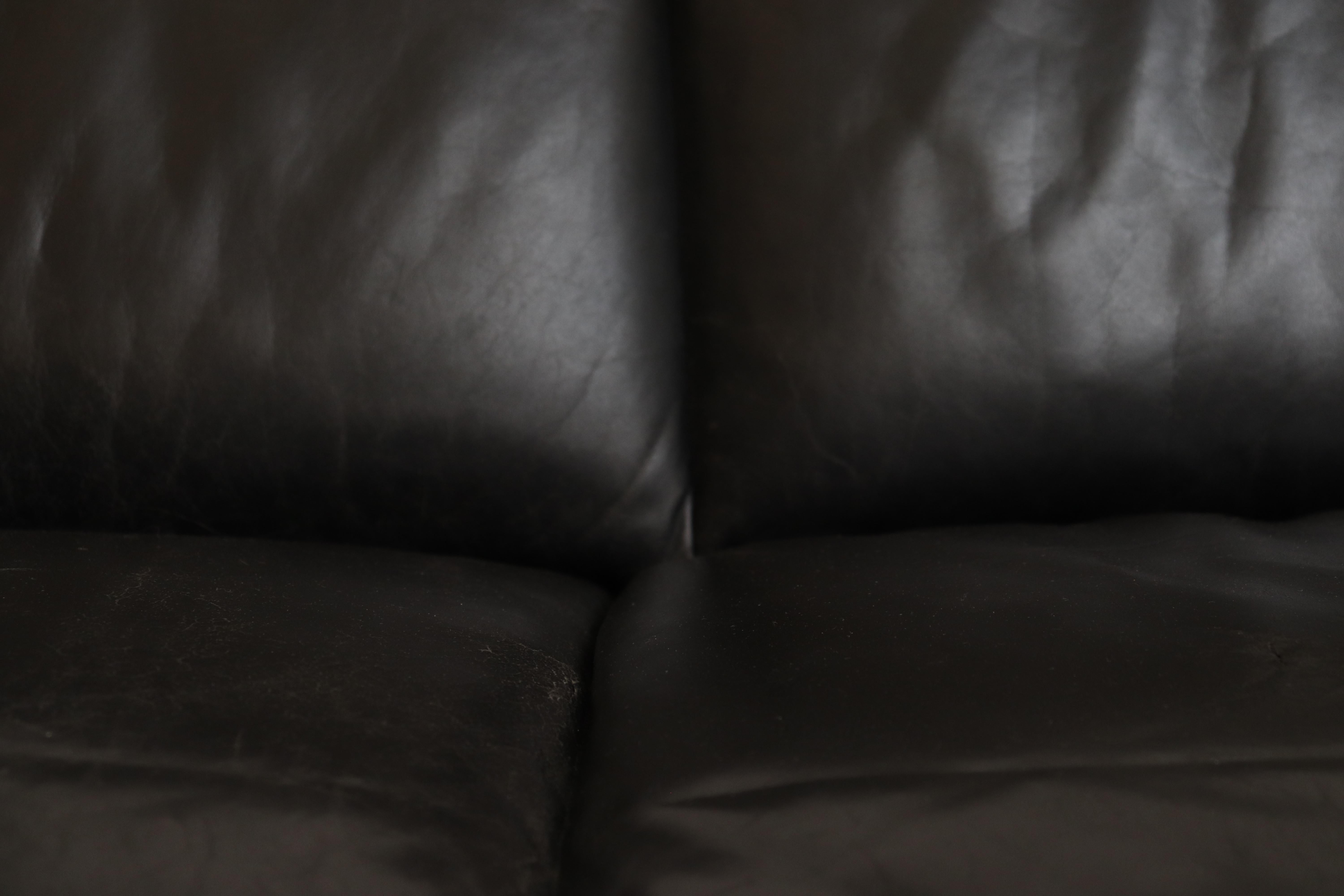 Leolux 'Bora Bora' Black Leather Loveseat 2