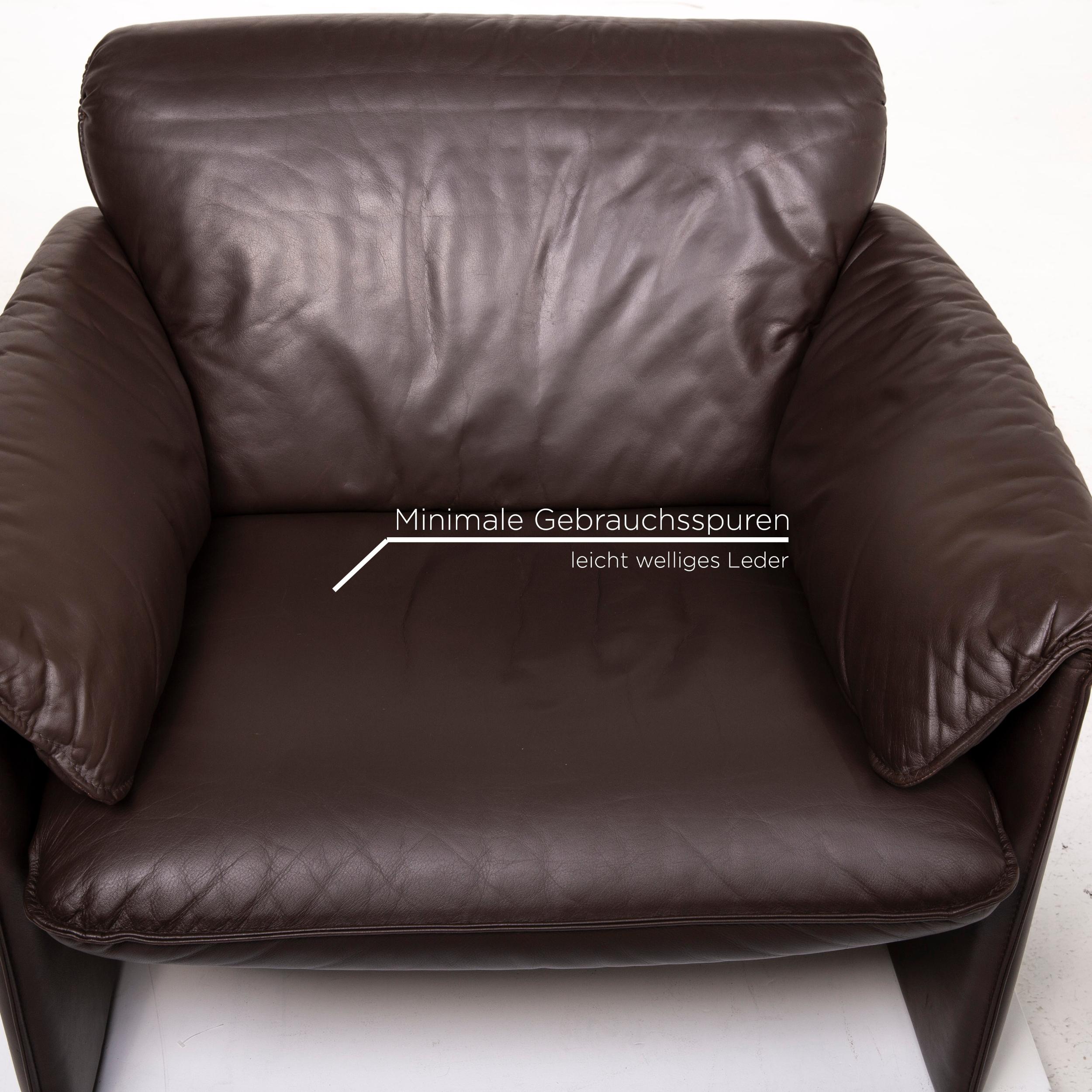 Dutch Leolux Bora Leather Armchair Brown Dark Brown For Sale