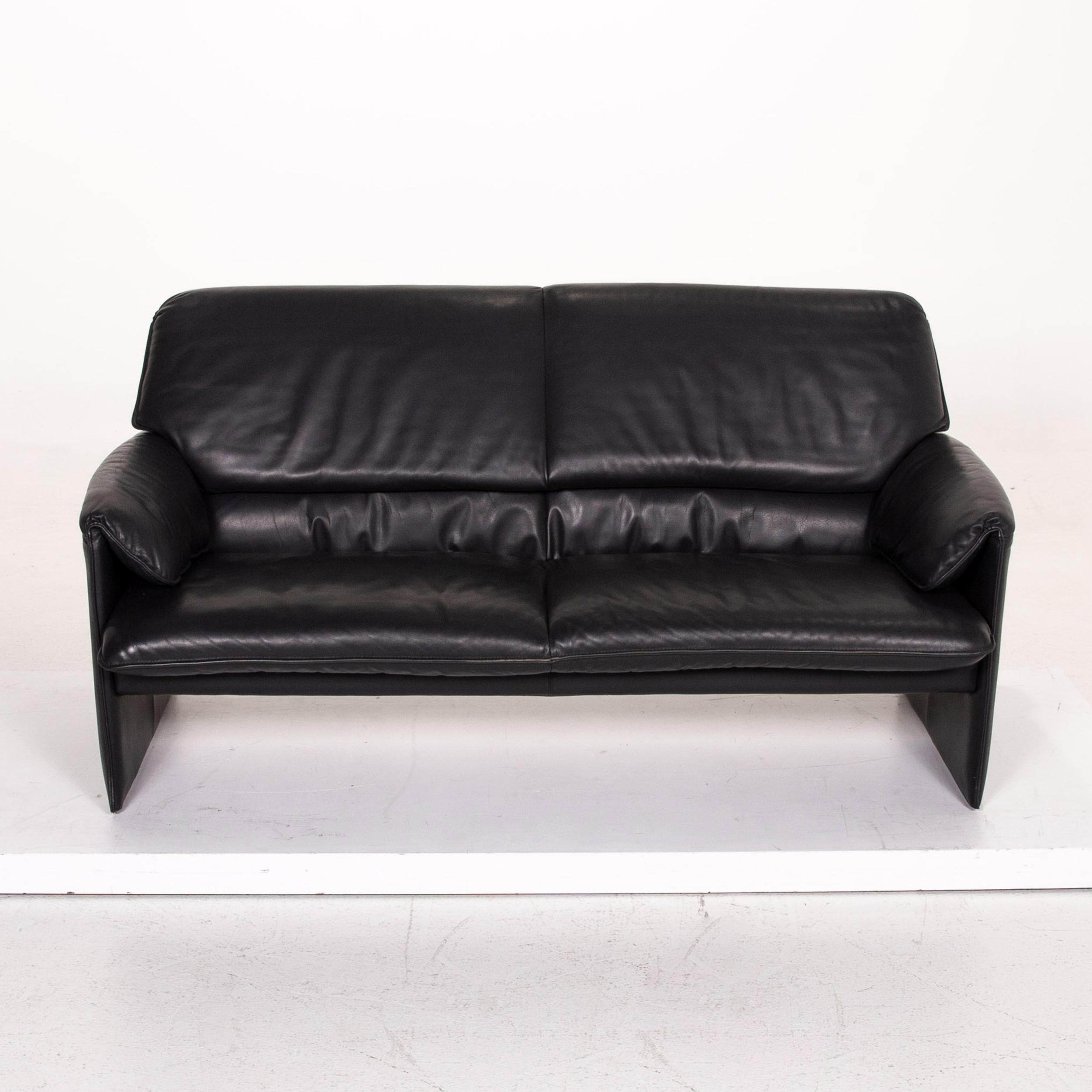 Contemporary Leolux Bora Leather Sofa Black Two-Seat Couch For Sale
