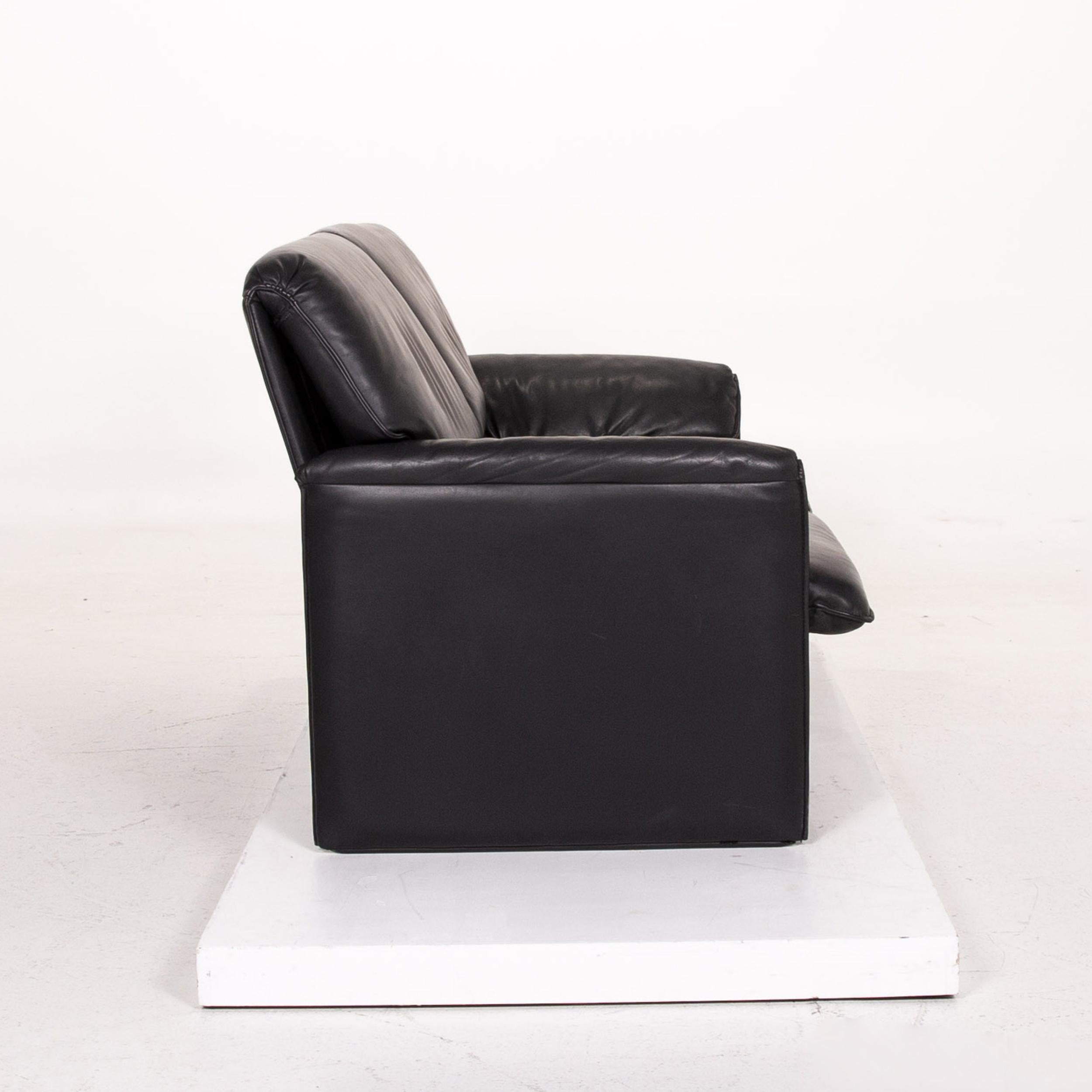 Leolux Bora Leather Sofa Black Two-Seat Couch For Sale 1