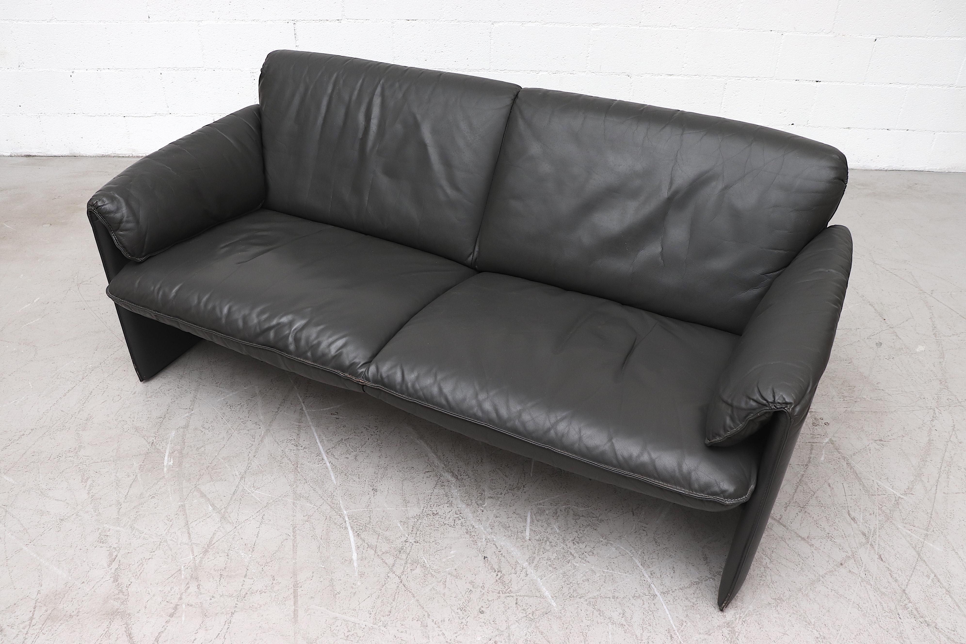 Leolux Charcoal Leather 'Bora Bora' Sofa In Good Condition In Los Angeles, CA