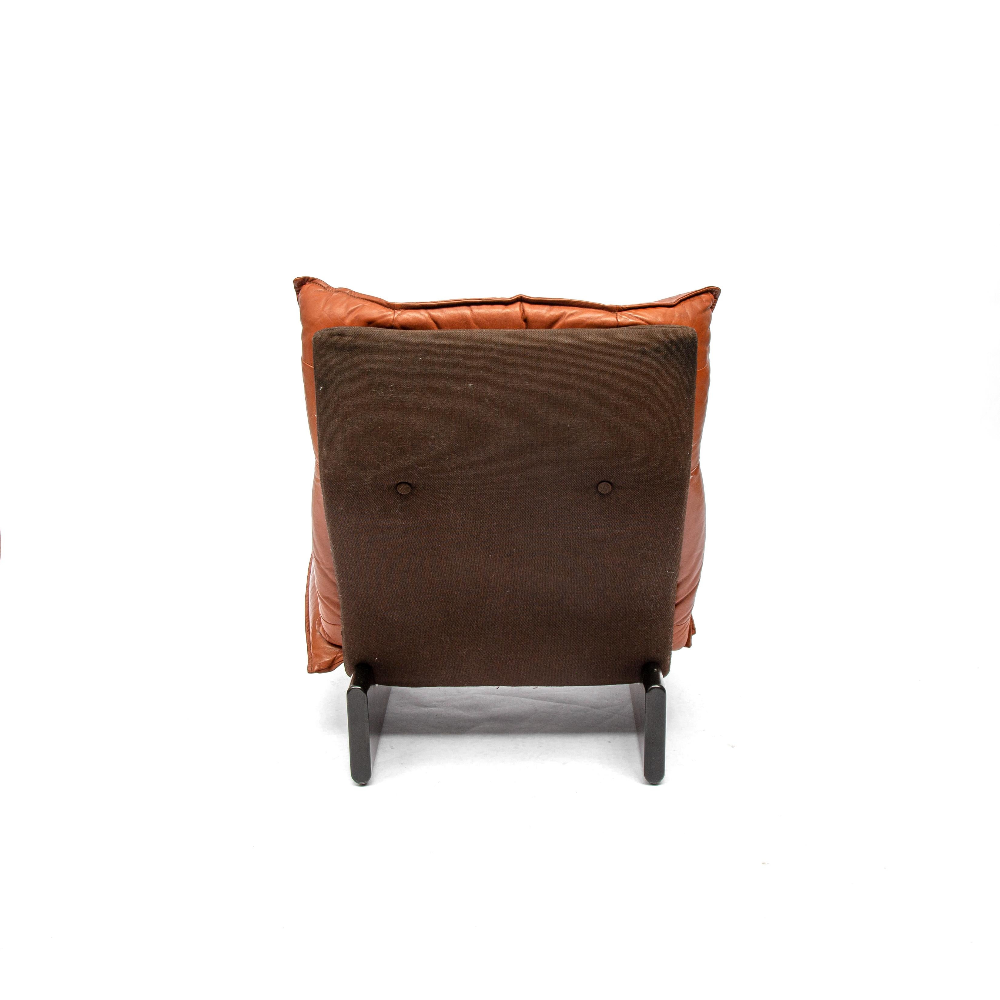 Late 20th Century Cognac Leolux Leather And Wood Lounge Chair, Dutch Modern, 1970s