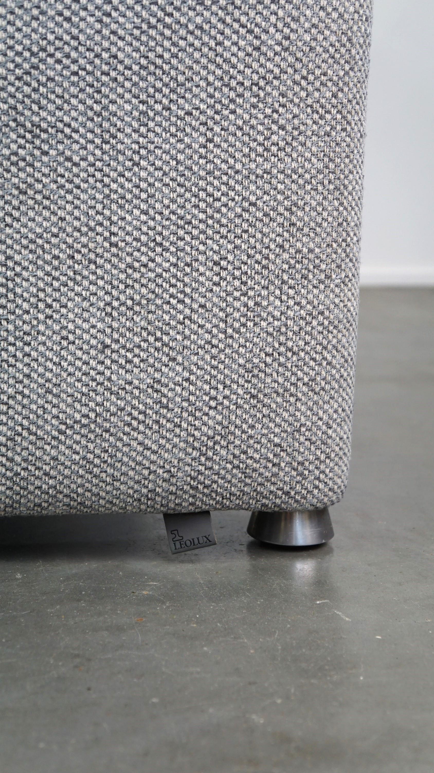 Poltrona di design Leolux, modello Fidamigo, in un bellissimo tessuto grigio spesso in vendita 6