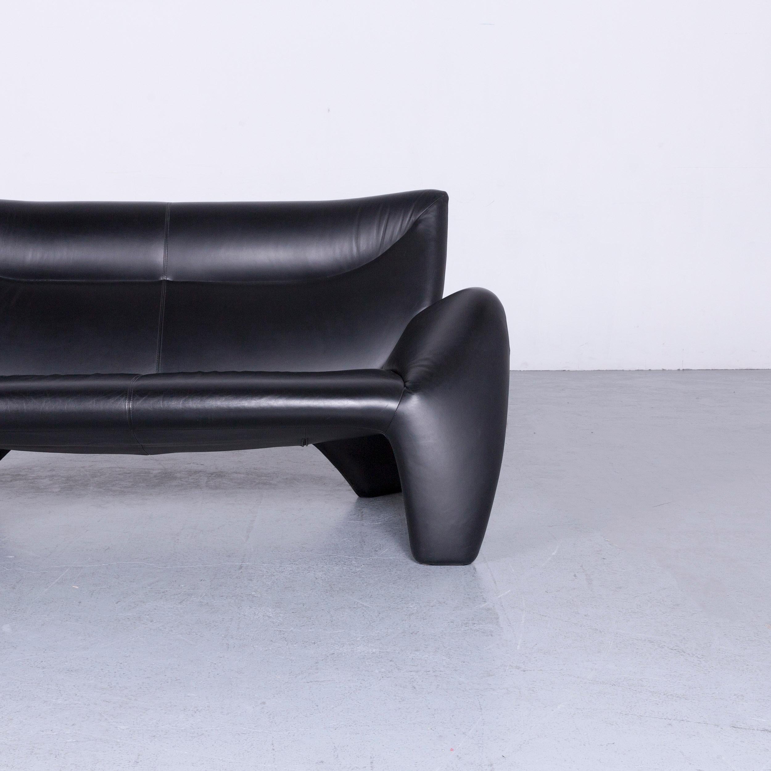 Leolux Echnaton Designer Sofa Leather Black Two-Seat Couch Modern In Excellent Condition In Cologne, DE
