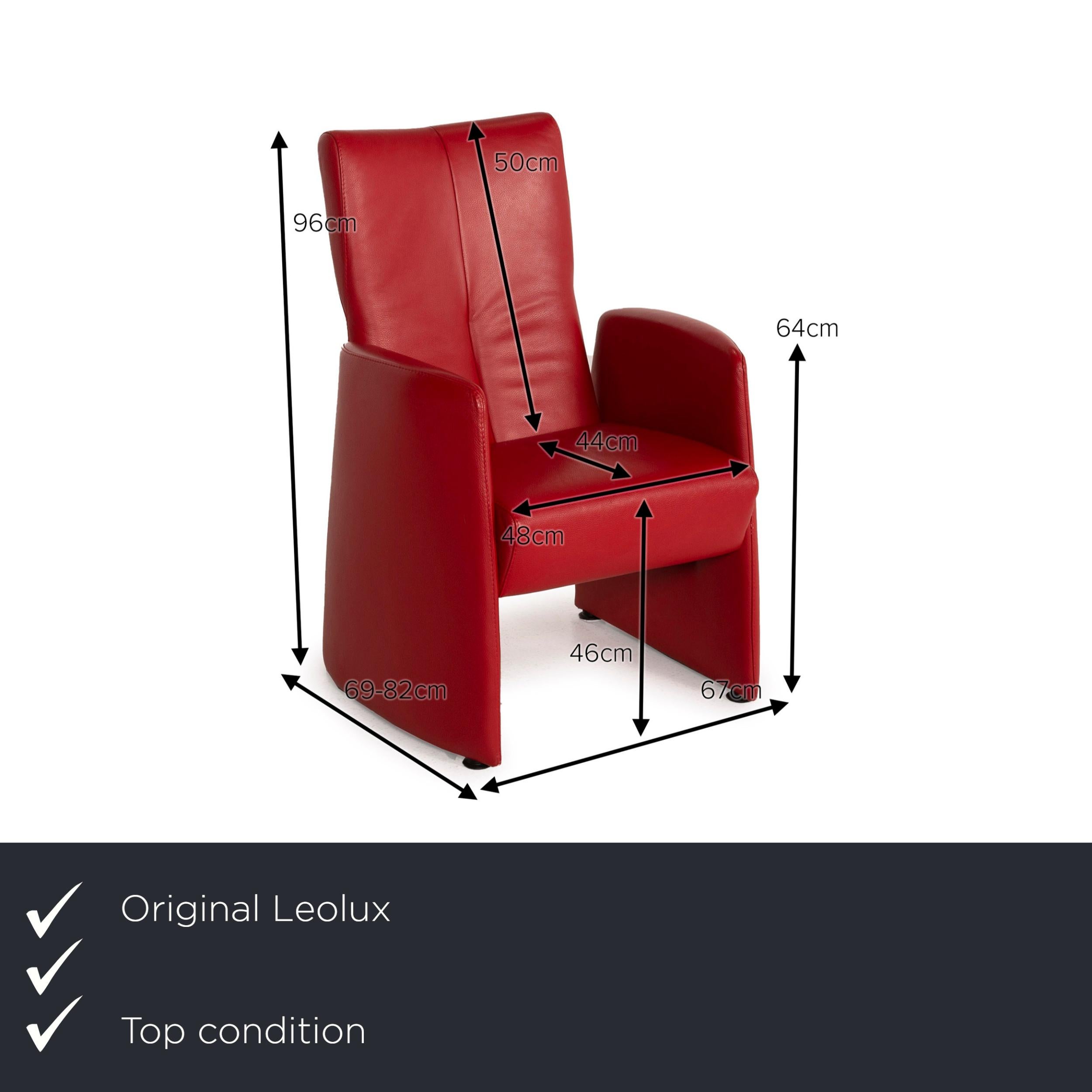 We present to you a Leolux leather armchair red relaxation function.
 

 Product measurements in centimeters:
 

Depth: 69
Width: 67
Height: 96
Seat height: 46
Rest height: 64
Seat depth: 44
Seat width: 48
Back height: 50.
 