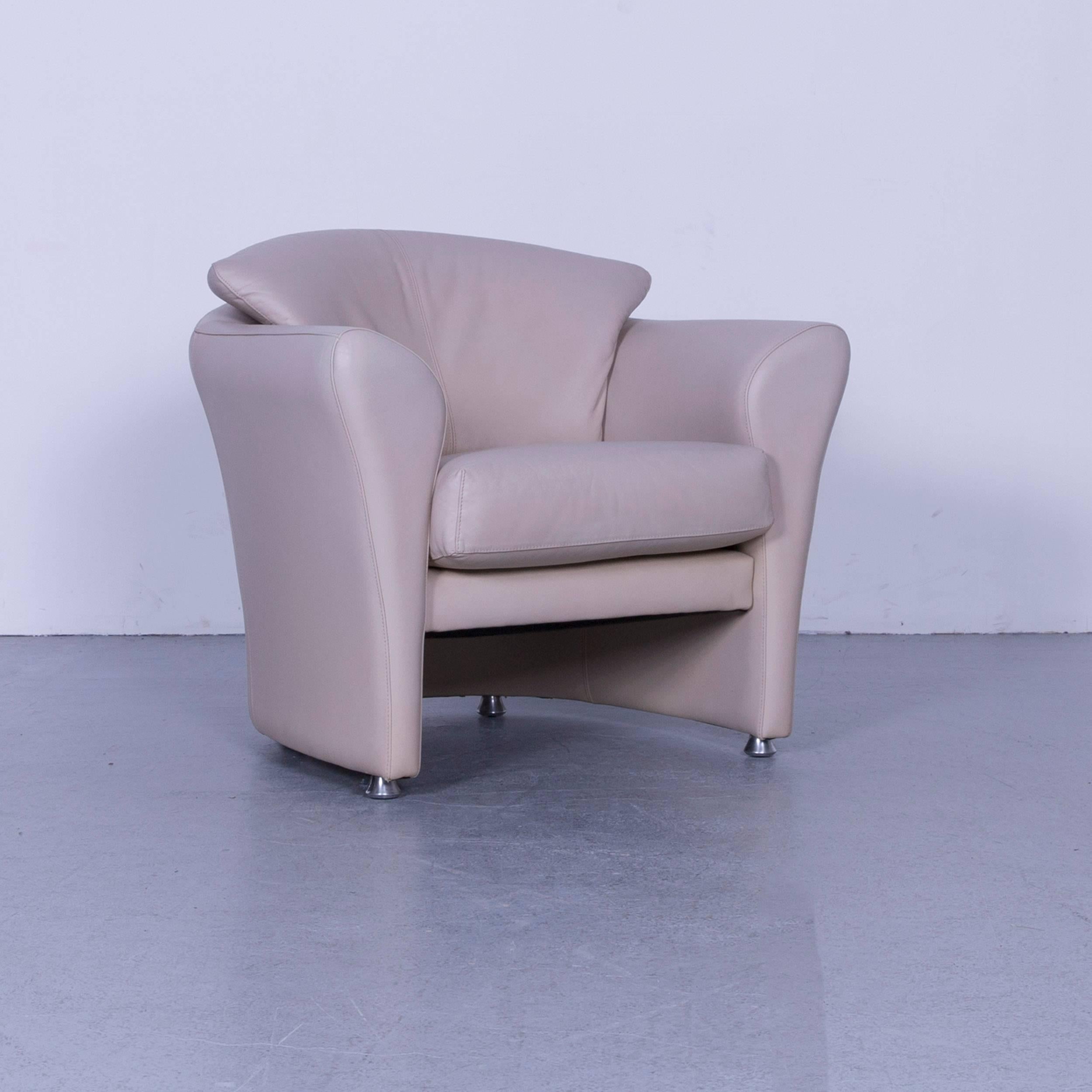 We bring to you a Leolux leather armchair set of Grey Beige one-seat.


































 