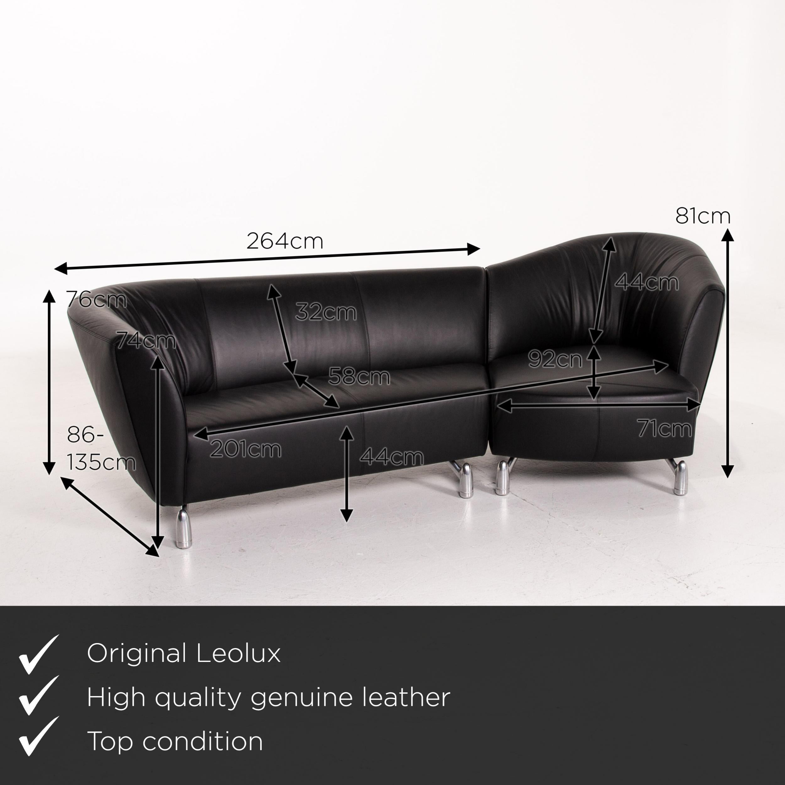 We present to you a Leolux leather corner sofa black sofa couch.
 

 Product measurements in centimeters:
 

Depth 86
Width 264
Height 81
Seat height 44
Rest height 74
Seat depth 58
Seat width 201
Back height 44.
 