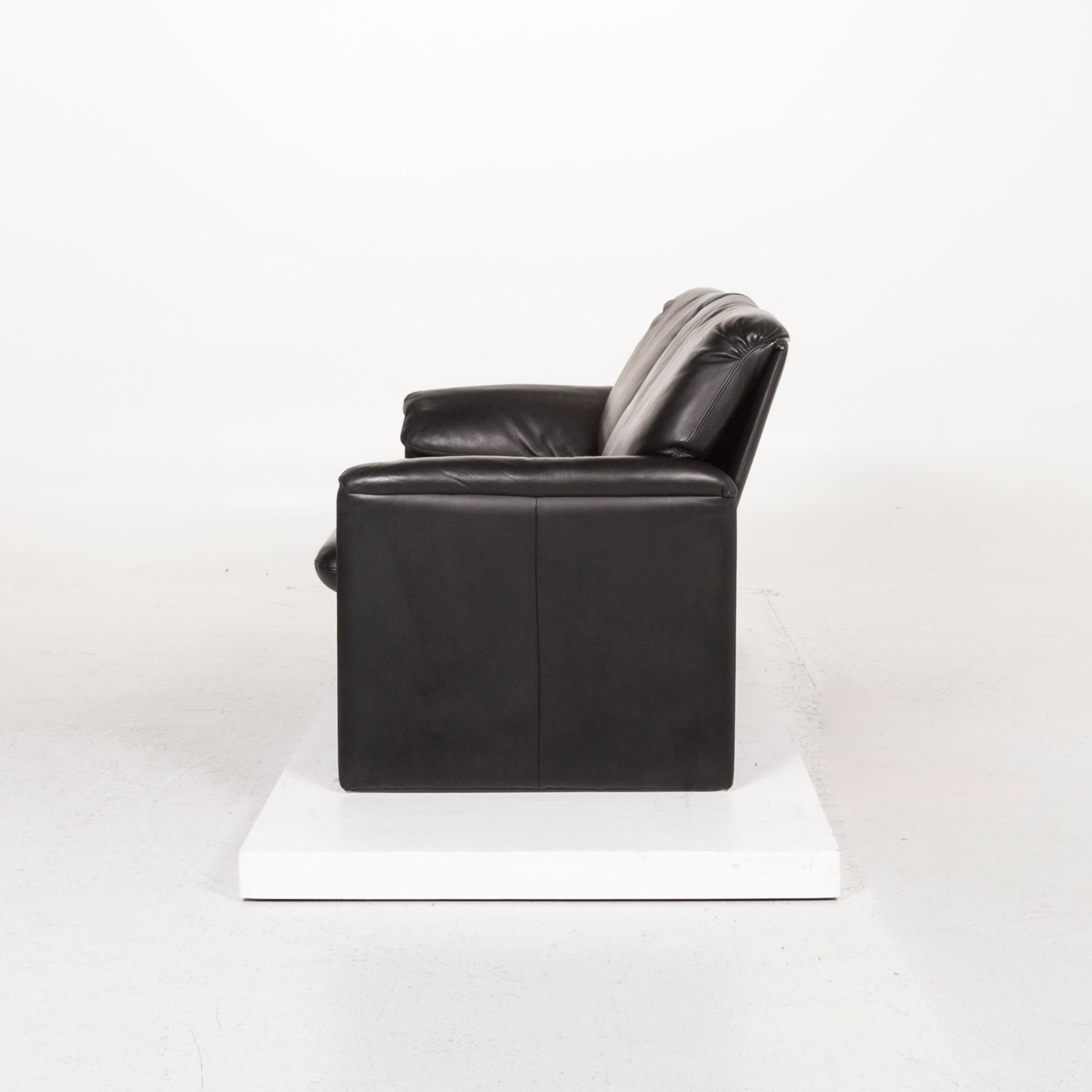 Leolux Leather Sofa Black Two-Seat Couch For Sale 4