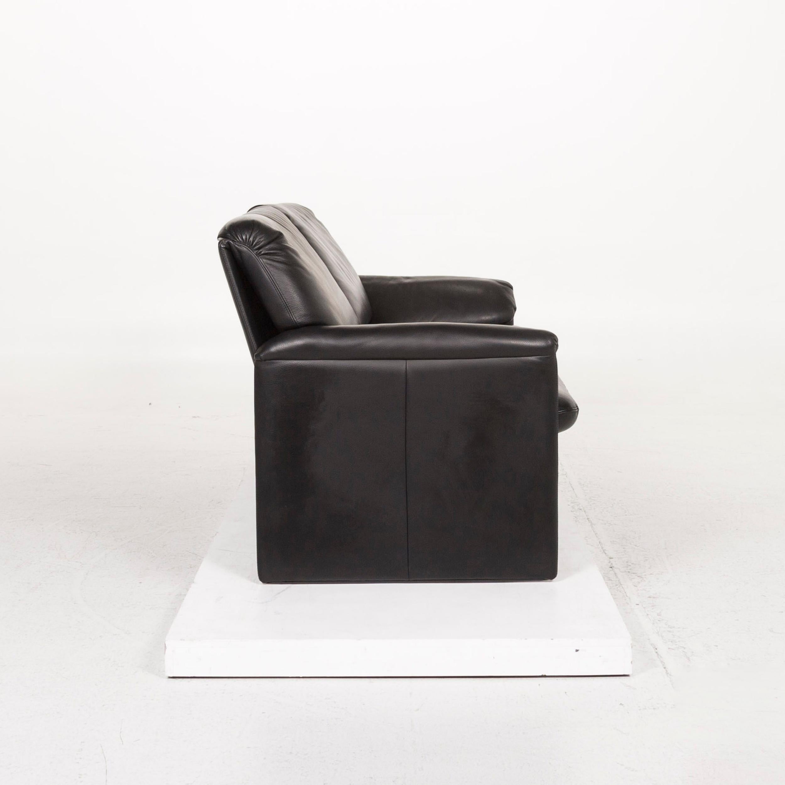 Leolux Leather Sofa Black Two-Seat Couch For Sale 2