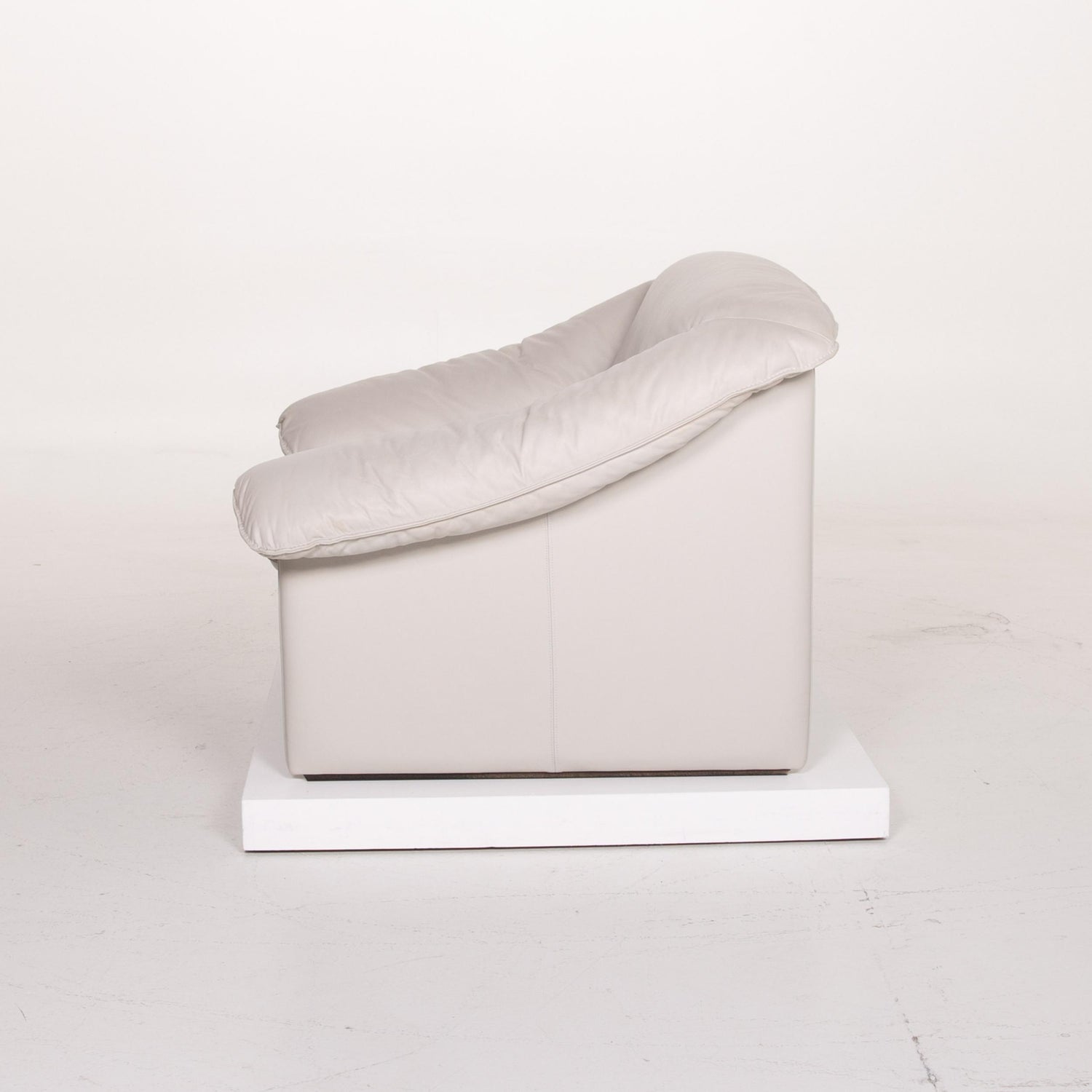 Leolux Mellow Mink Leather Armchair Gray For Sale At 1stdibs