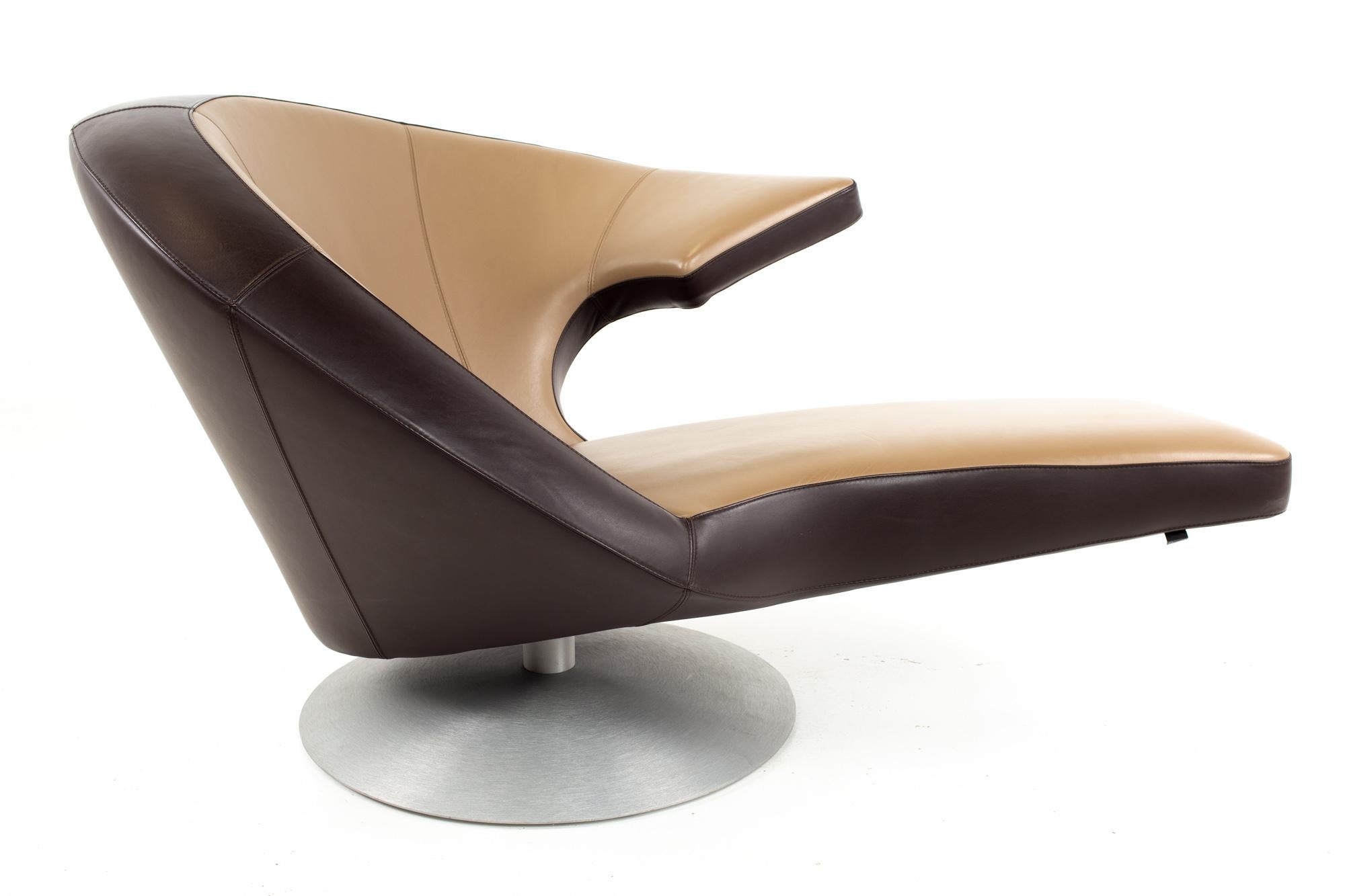 Leolux Leather Swivel Chaise Lounge Chairs, Pair 3