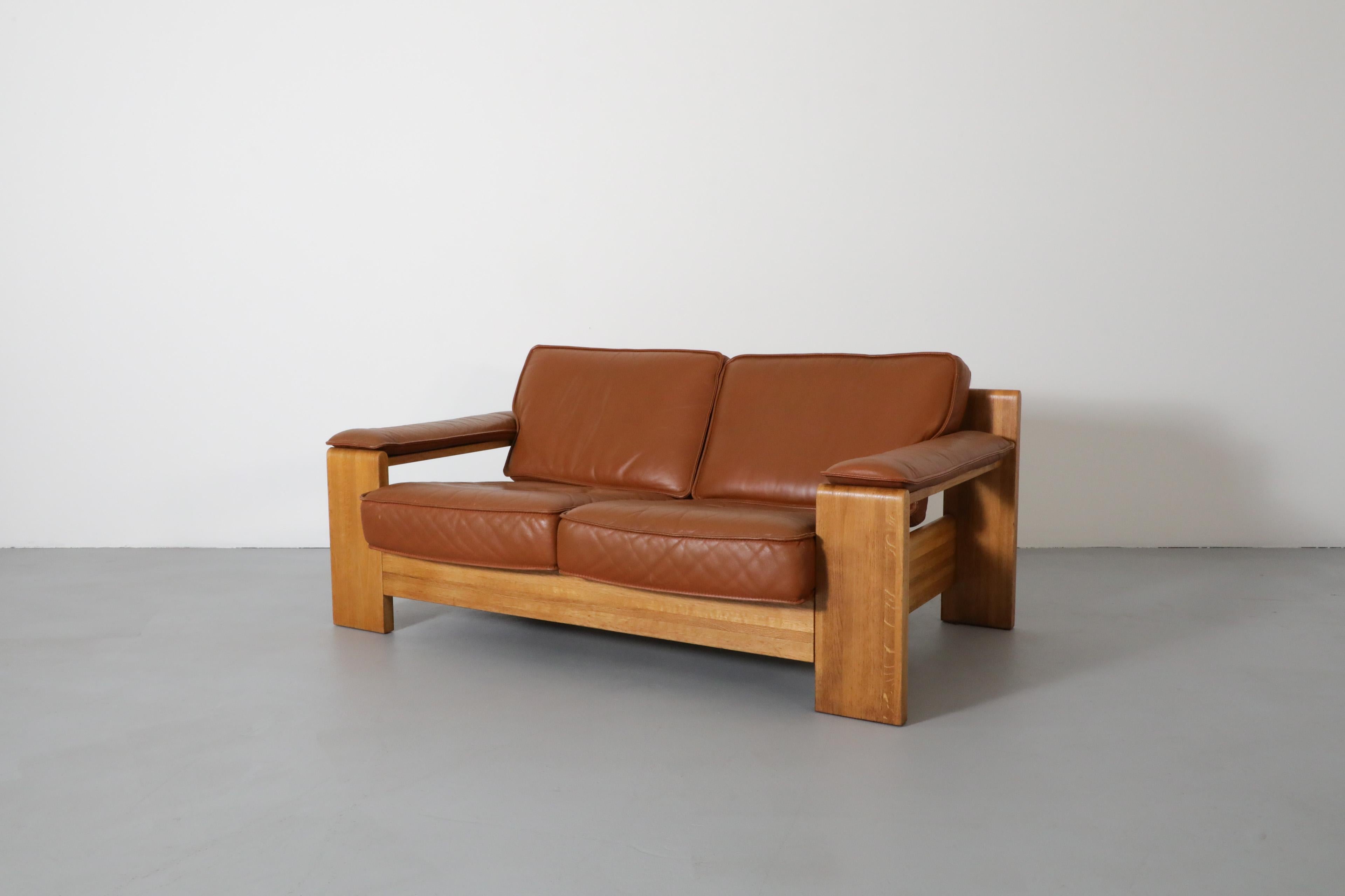 Mid-Century Modern Leolux Oak Framed Brick Leather Loveseat For Sale
