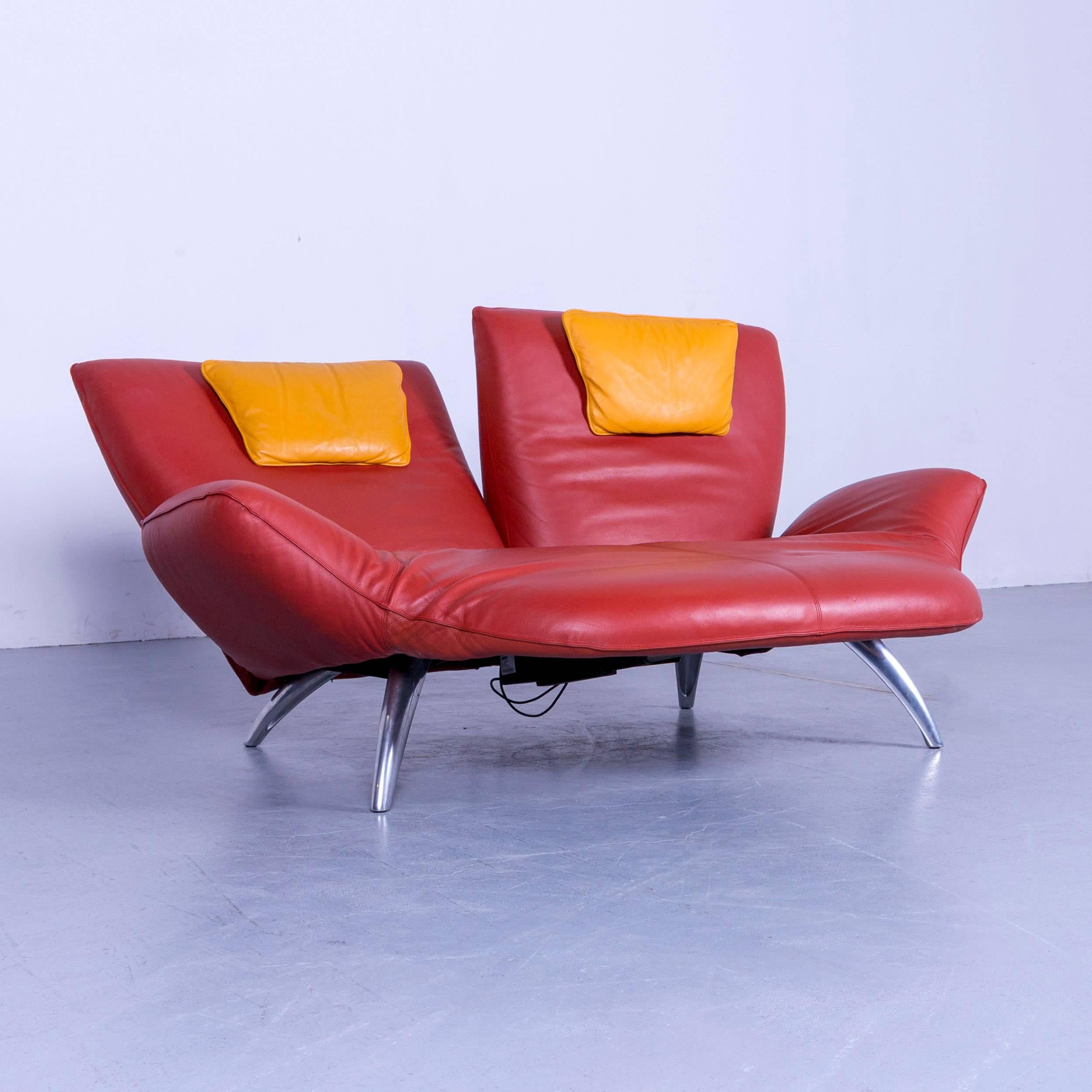 We bring to you an Leolux Panta Rhei leather sofa red yellow two-seat electric recliner.