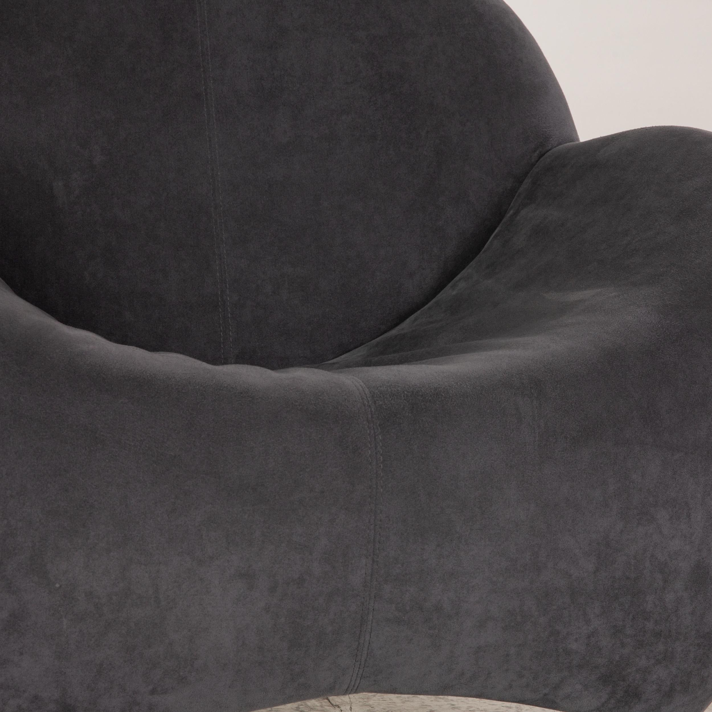 Sessel aus Papageno-Alcantara-Stoff in Grau vonlux (Moderne) im Angebot