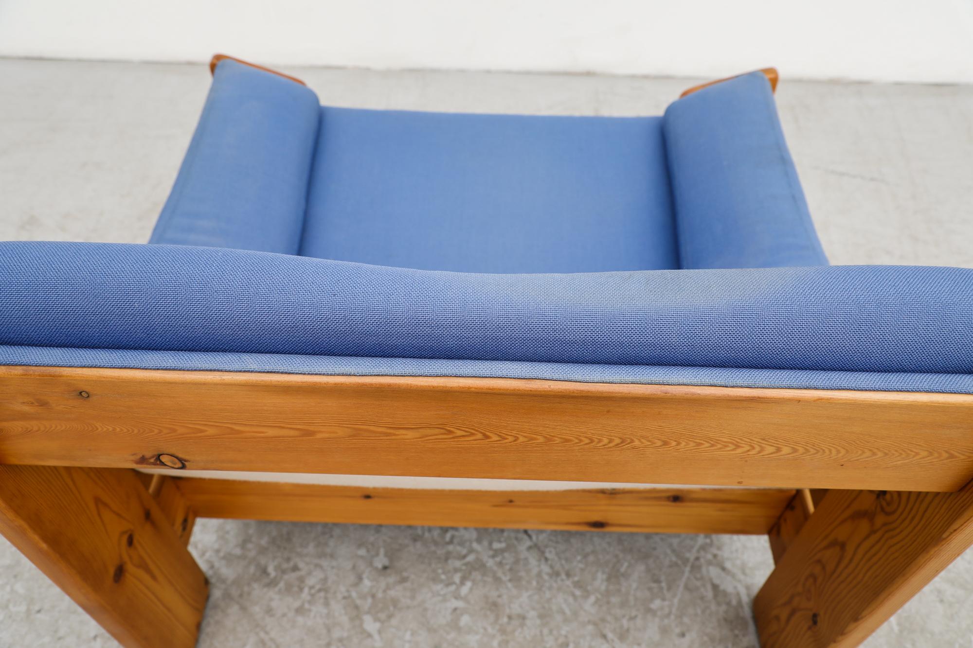 Leolux Pine Lounge Chair with Original Blue Cushions 7