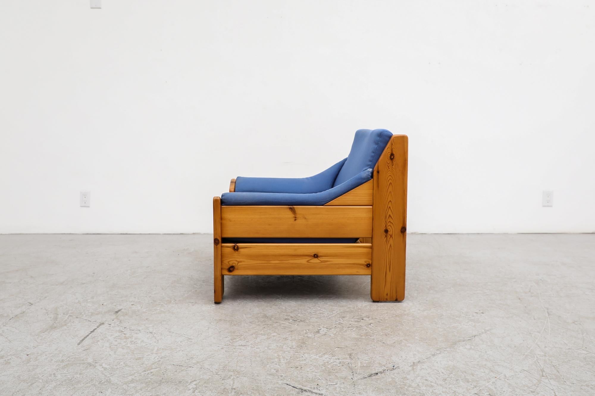 Leolux Pine Lounge Chair with Original Blue Cushions In Good Condition In Los Angeles, CA