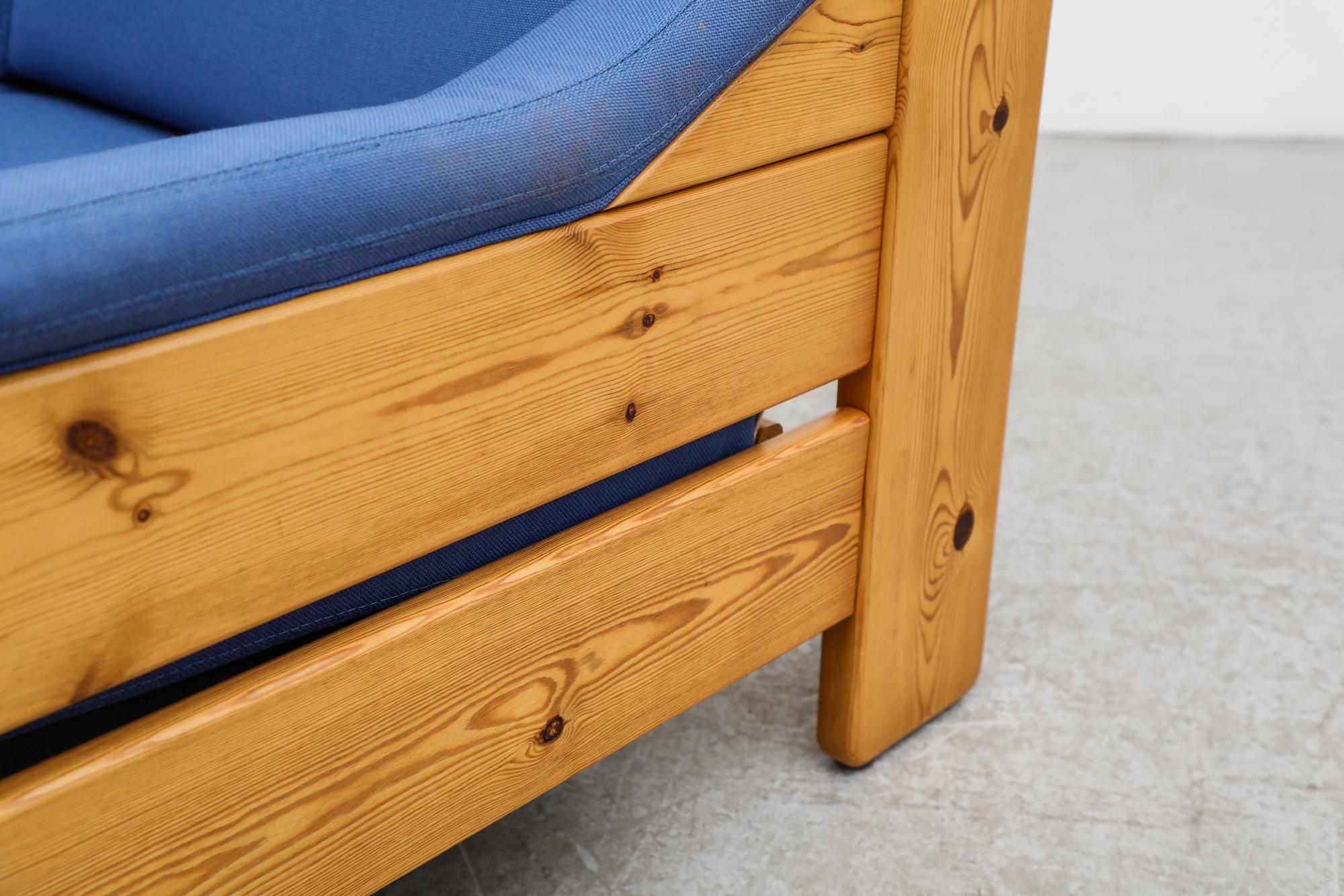 Leolux Pine Loveseat with Original Blue Cushions 7