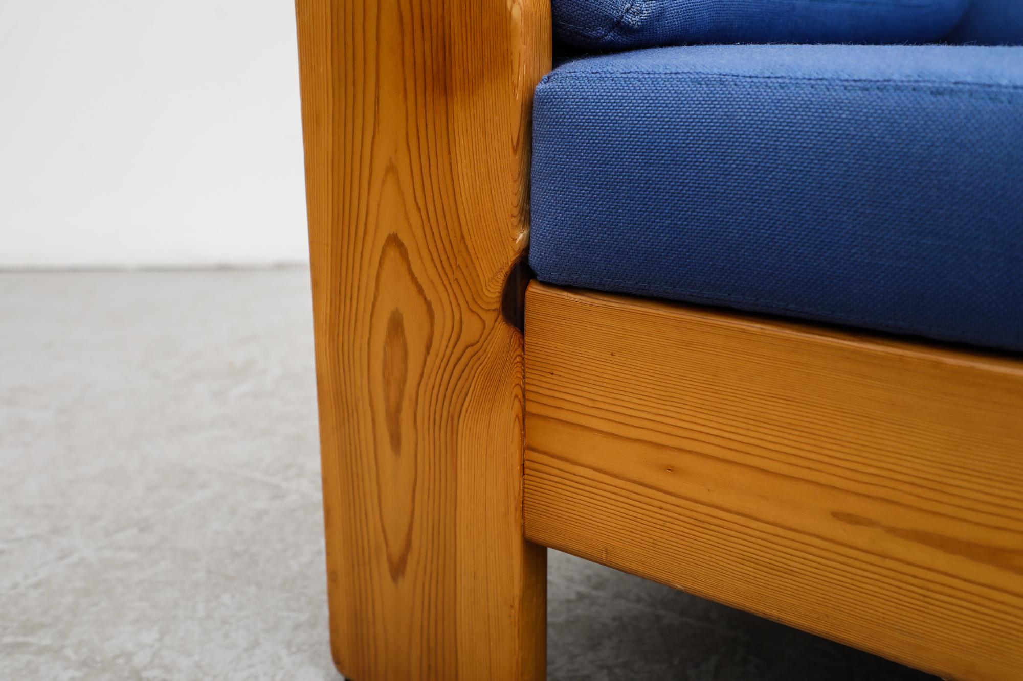 Leolux Pine Loveseat with Original Blue Cushions 11