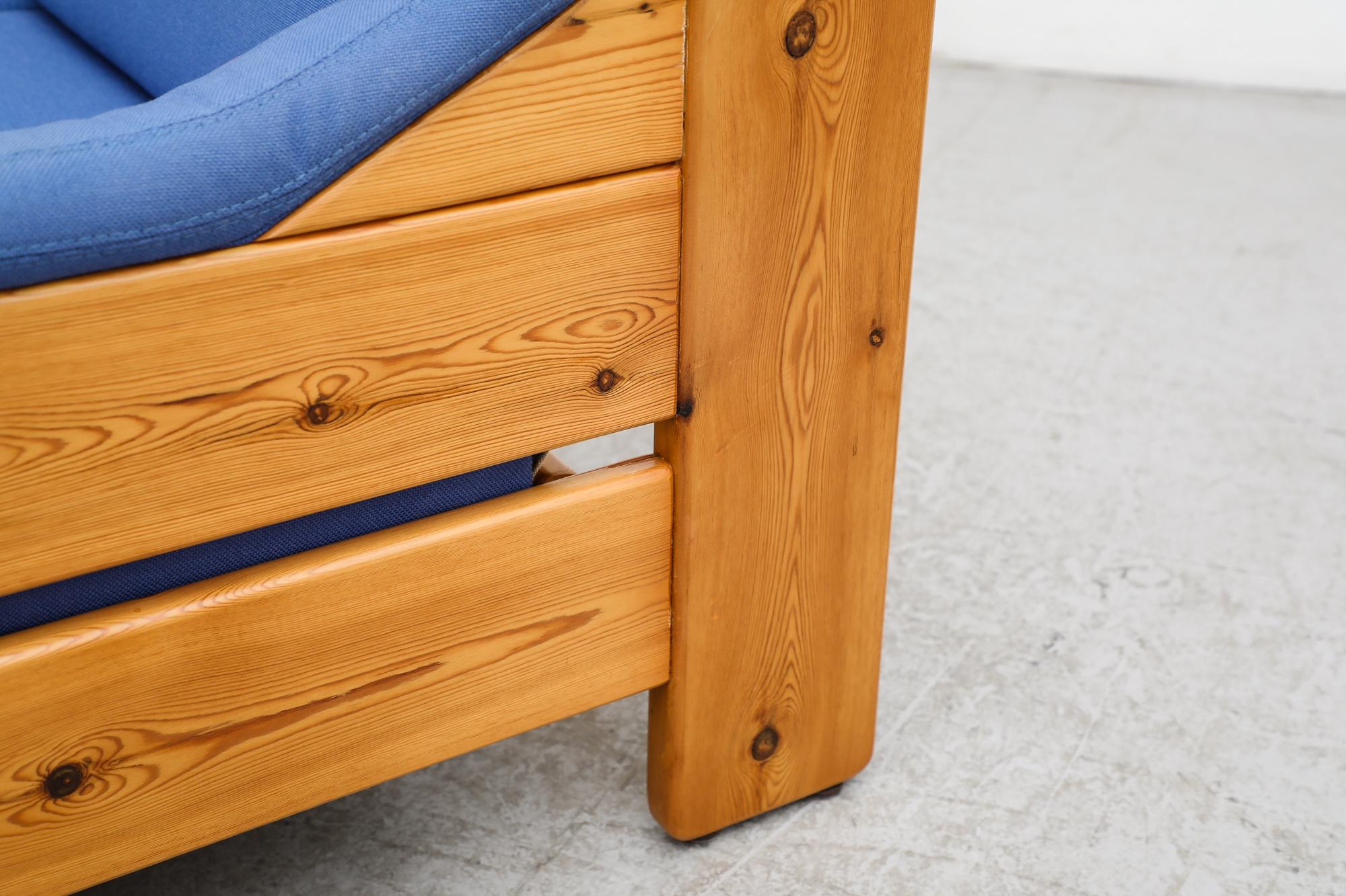Leolux Pine Loveseat with Original Blue Cushions 13