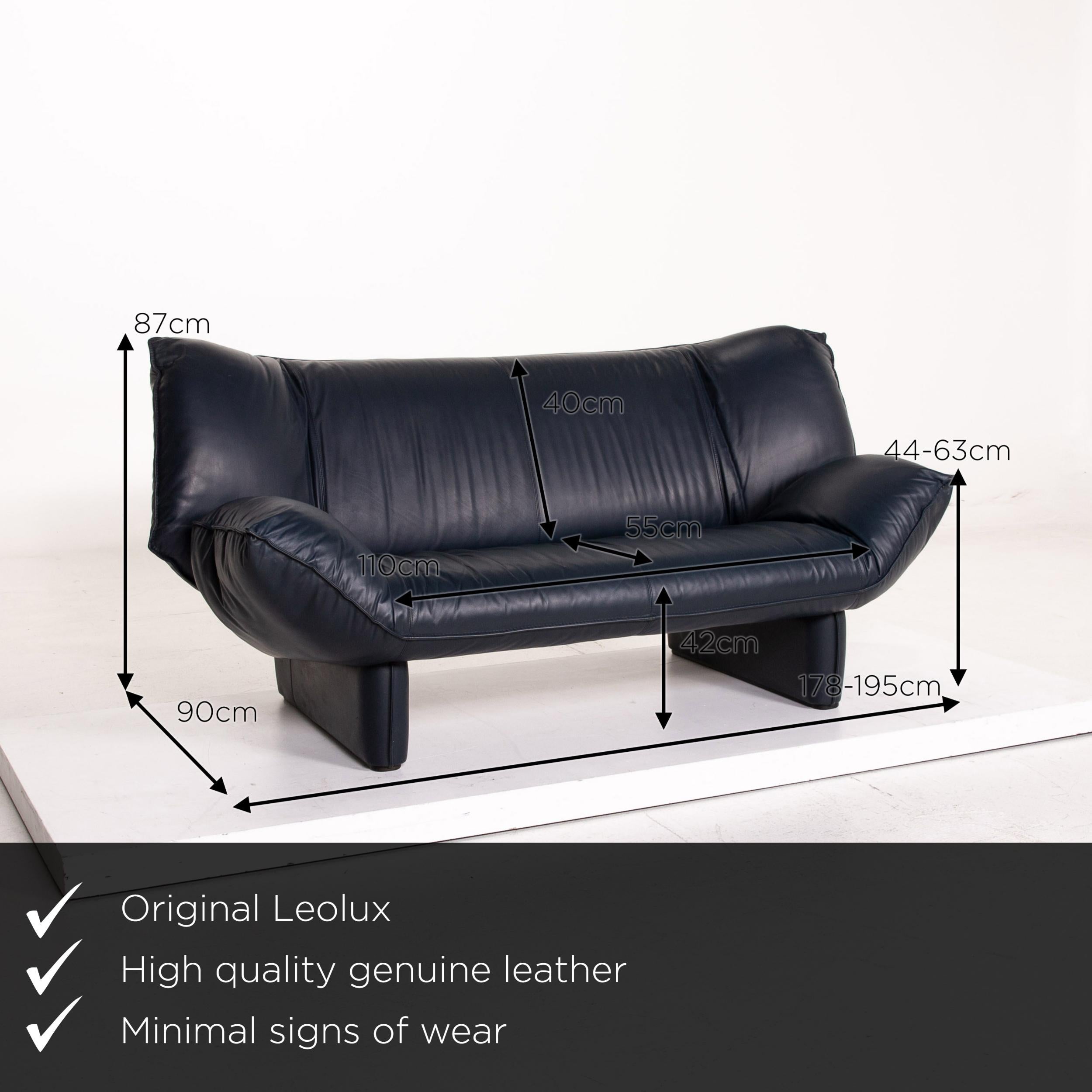 We present to you a Leolux Tango leather sofa blue dark blue two-seat function couch.
 

 Product measurements in centimeters:
 

Depth 90
Width 178
Height 87
Seat height 42
Rest height 44
Seat depth 55
Seat width 110
Back height 40.
 