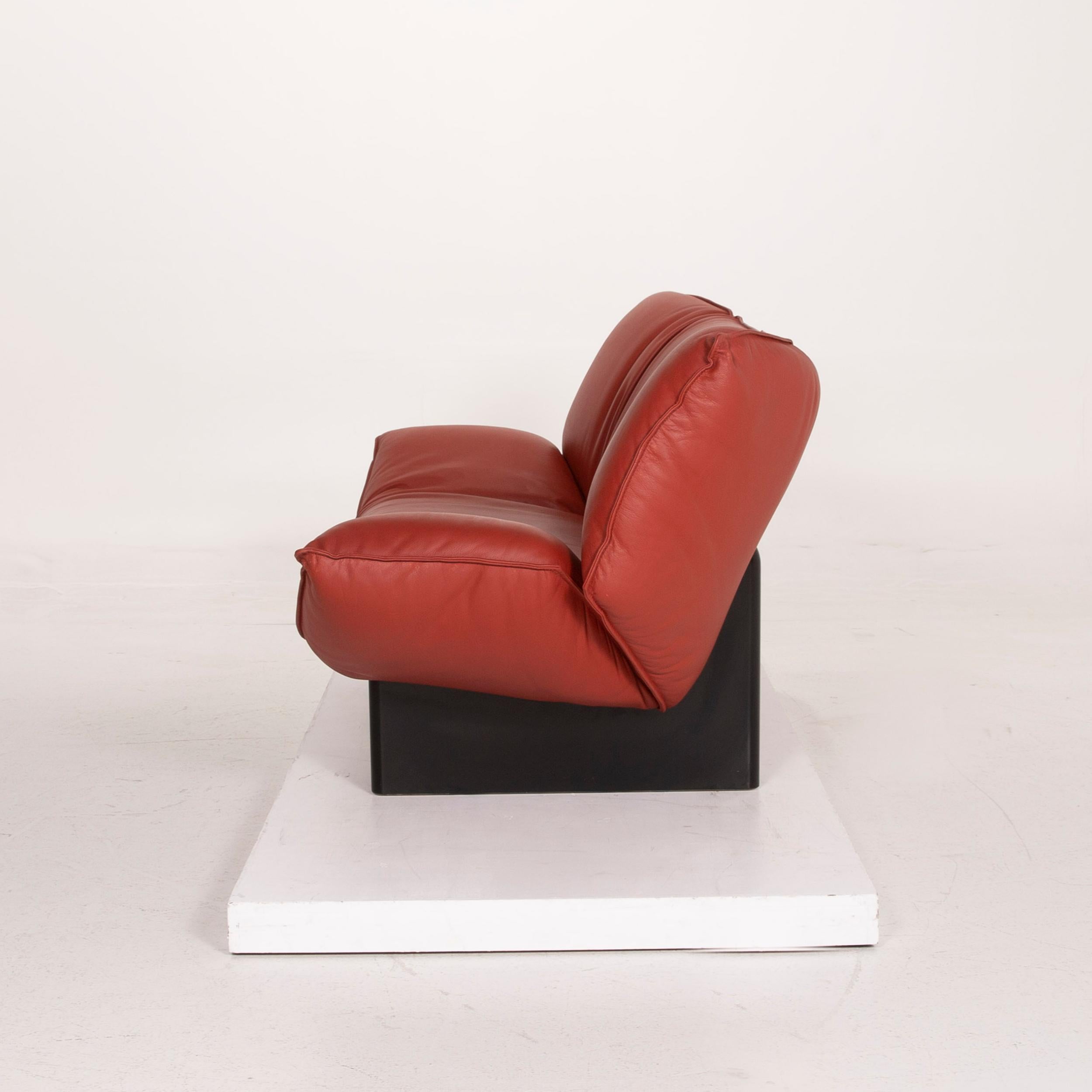 Leolux Tango Leather Sofa Dark Red Three-Seat For Sale 3