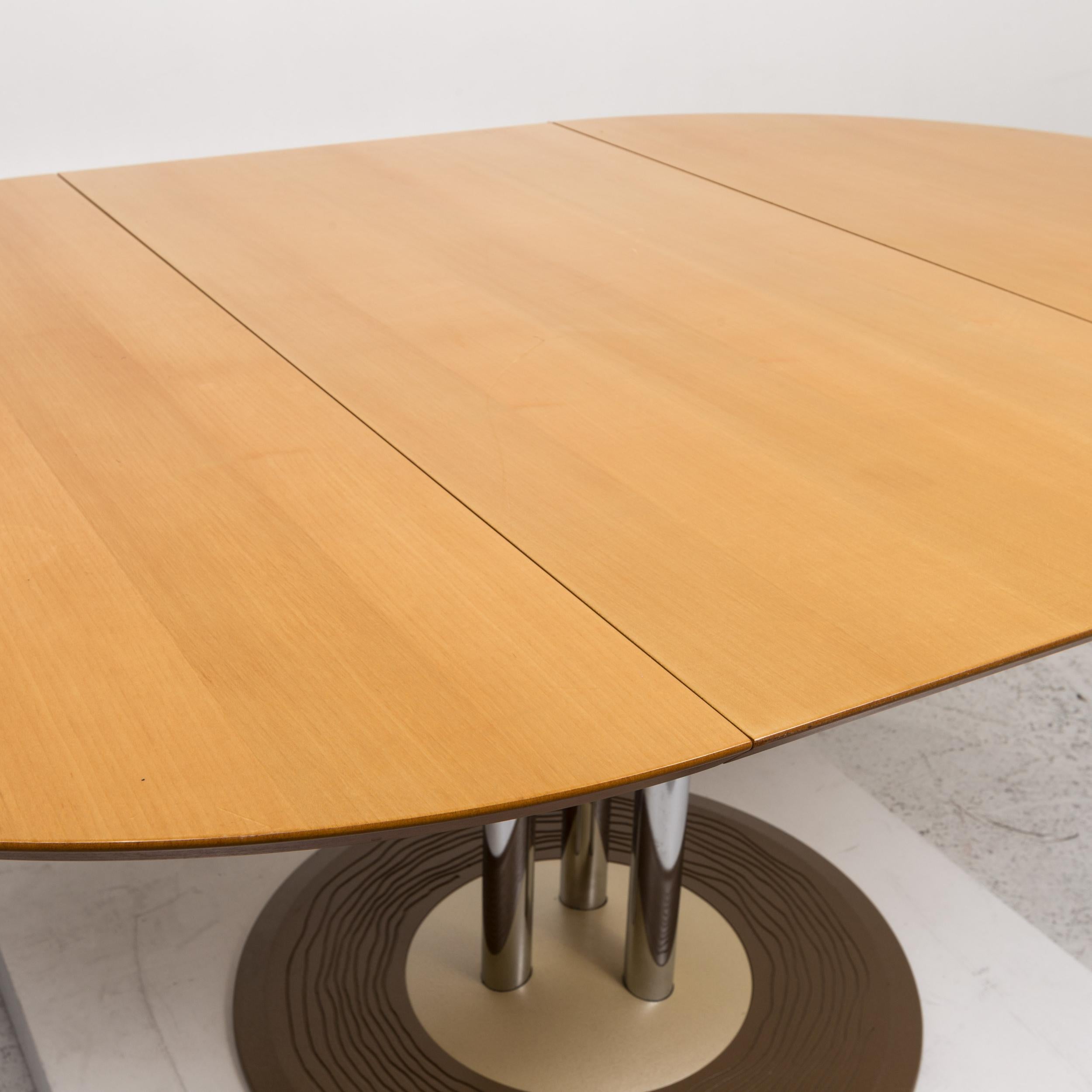 leolux trias tafel