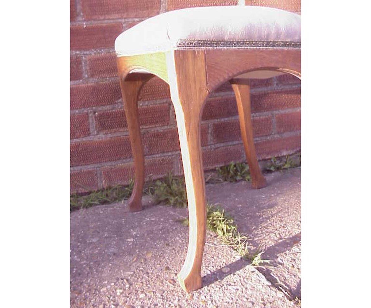 Leon Benouville, ein Jugendstil-Schreibtisch- oder Beistellstuhl aus Eichenholz mit subtilen organischen Linien (Handgefertigt) im Angebot