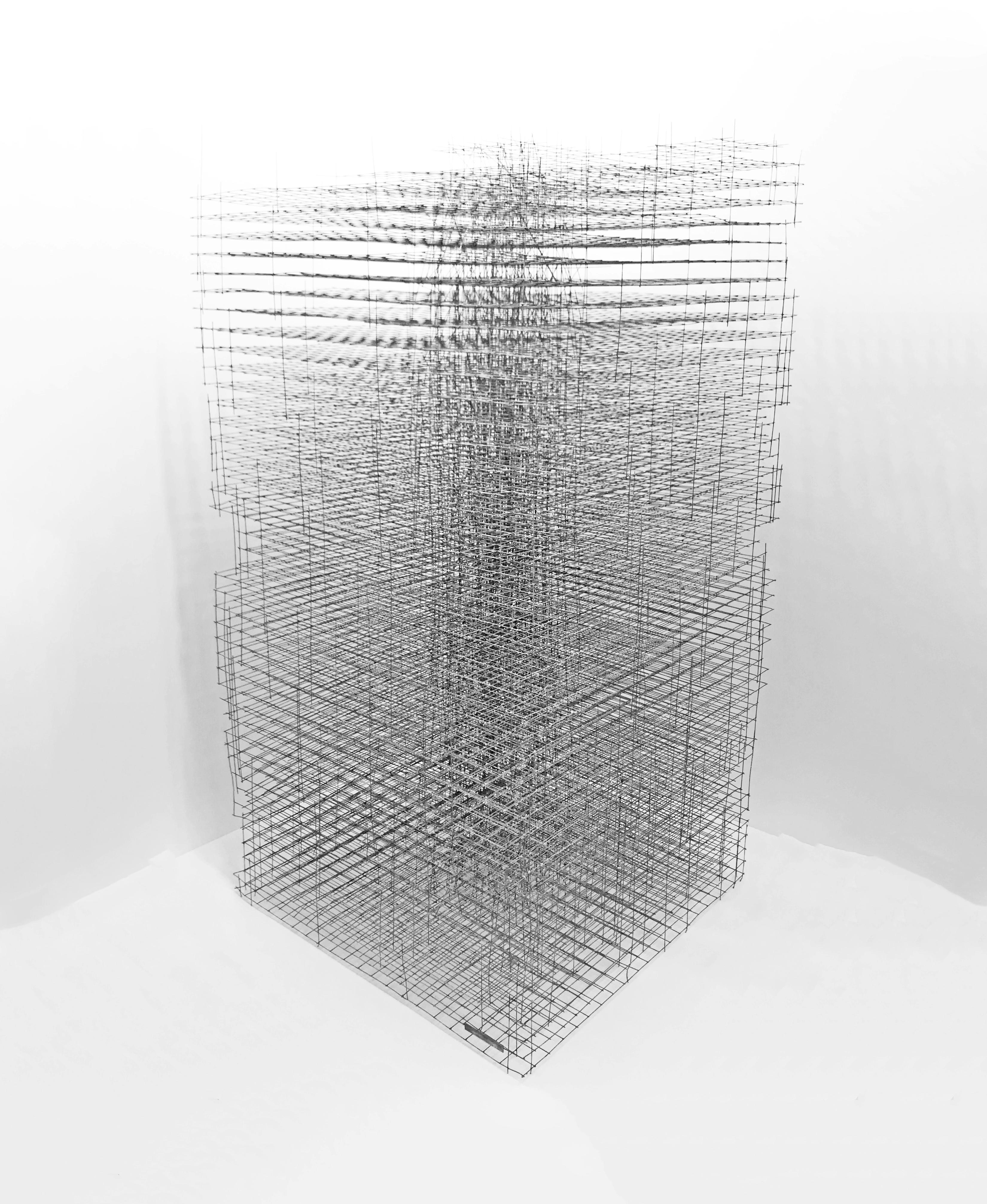 Sans titre (grande sculpture abstraite originale en acier inoxydable) - Gris Abstract Sculpture par Leon Ferrari
