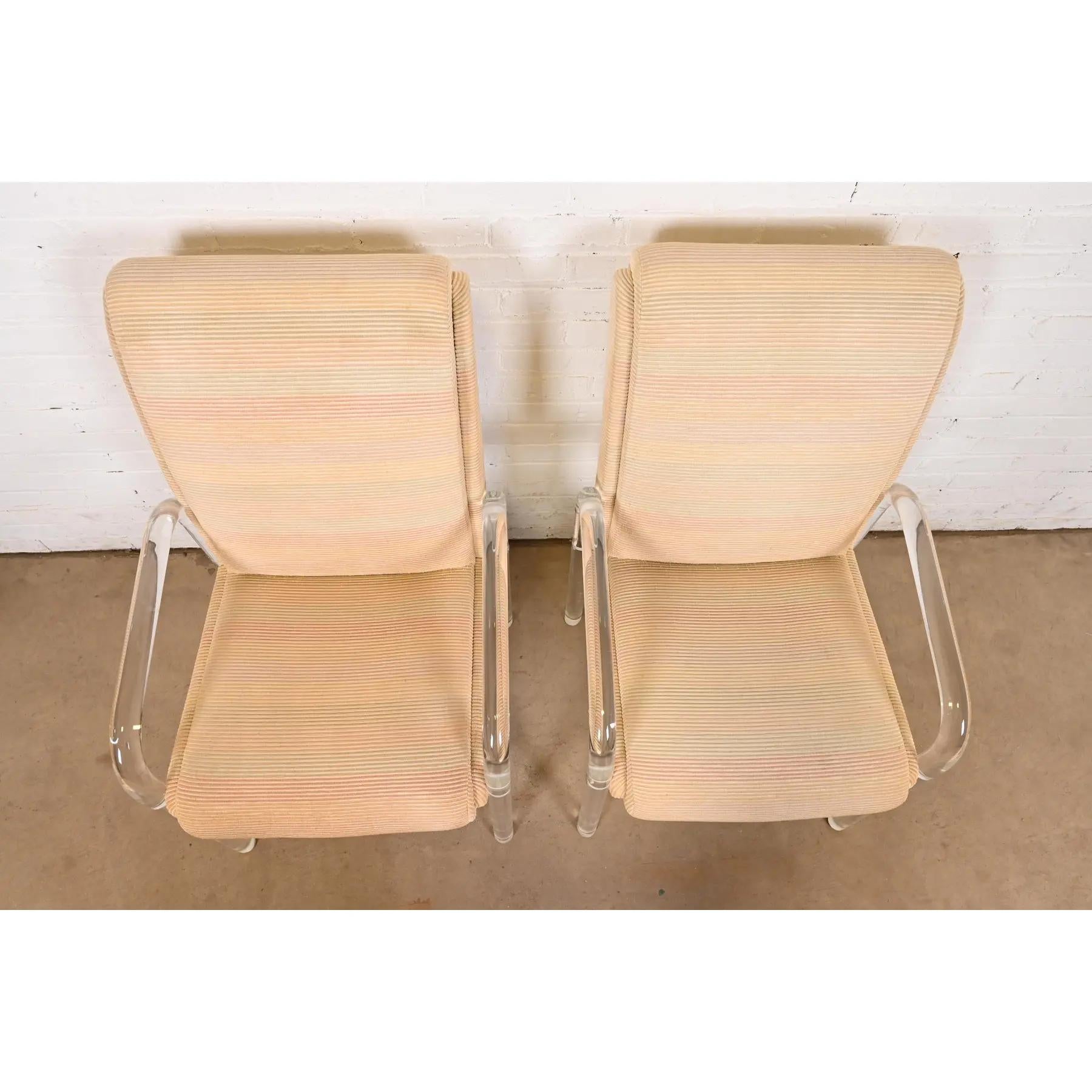 Leon Frost für Lion in Frost Modern Art Deco Lucite Armchairs oder Club Chairs (Ende des 20. Jahrhunderts) im Angebot